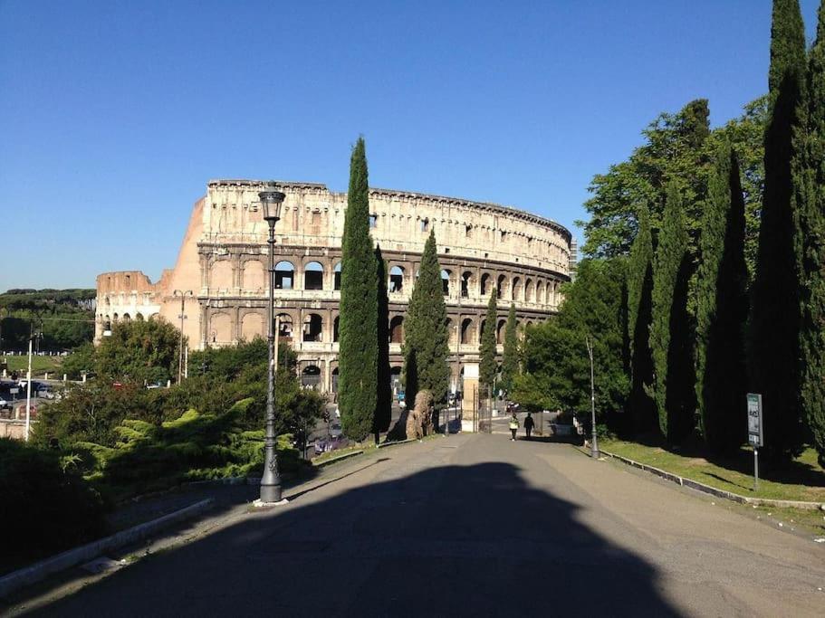 Moderno A Due Passi Dal Colosseo Roma