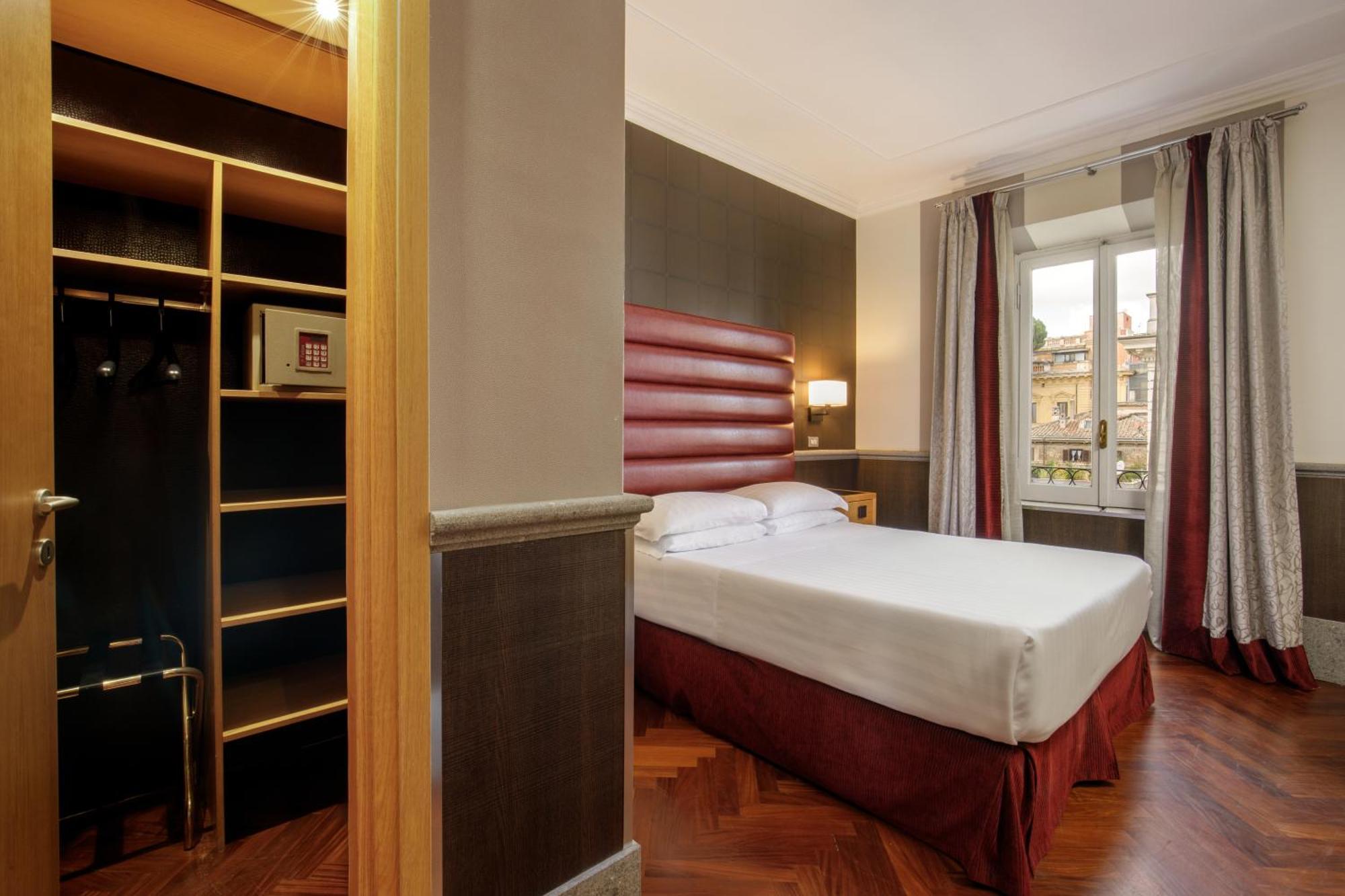 Royal Court Hotell