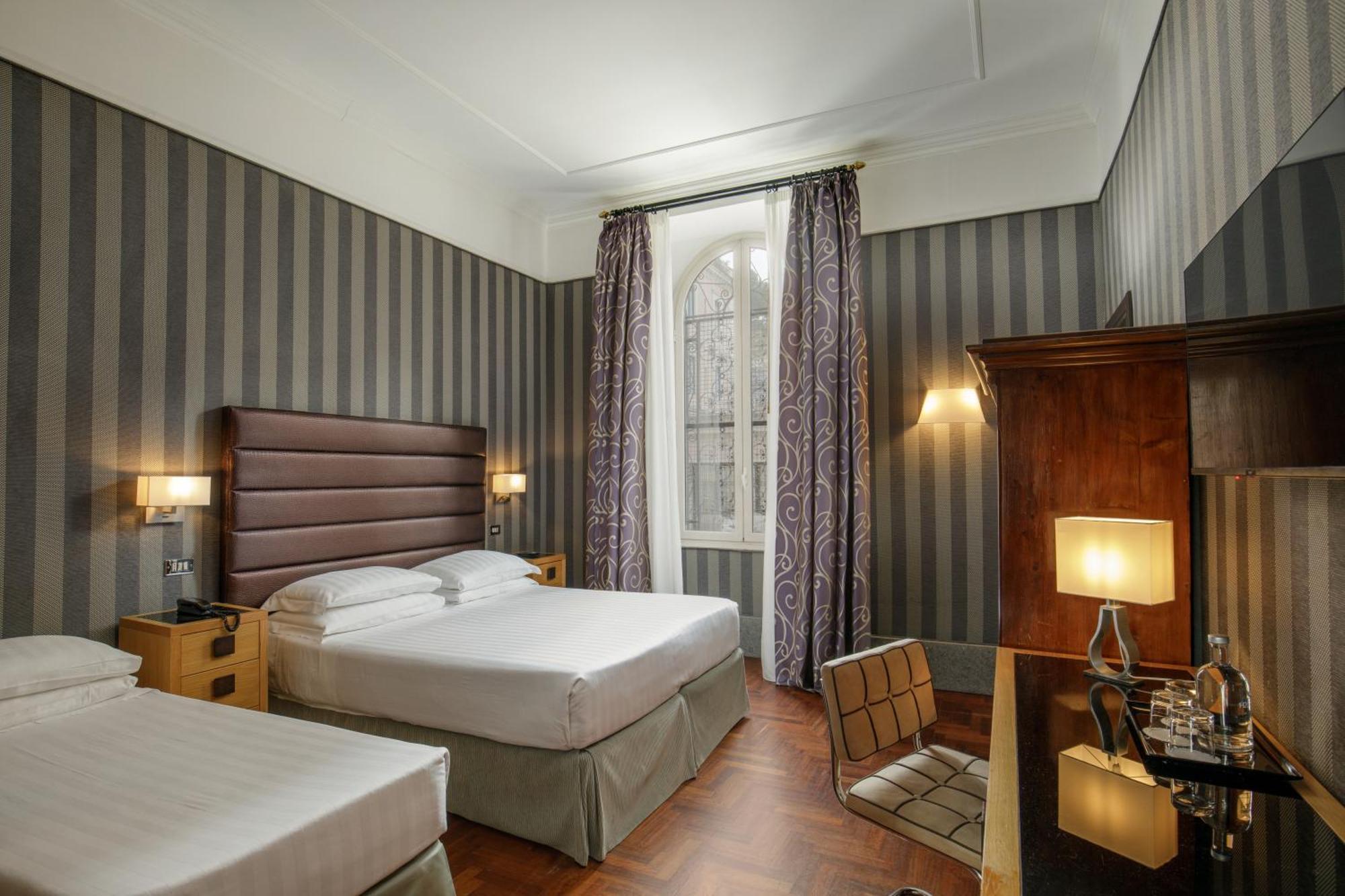 Royal Court Hotell 4*