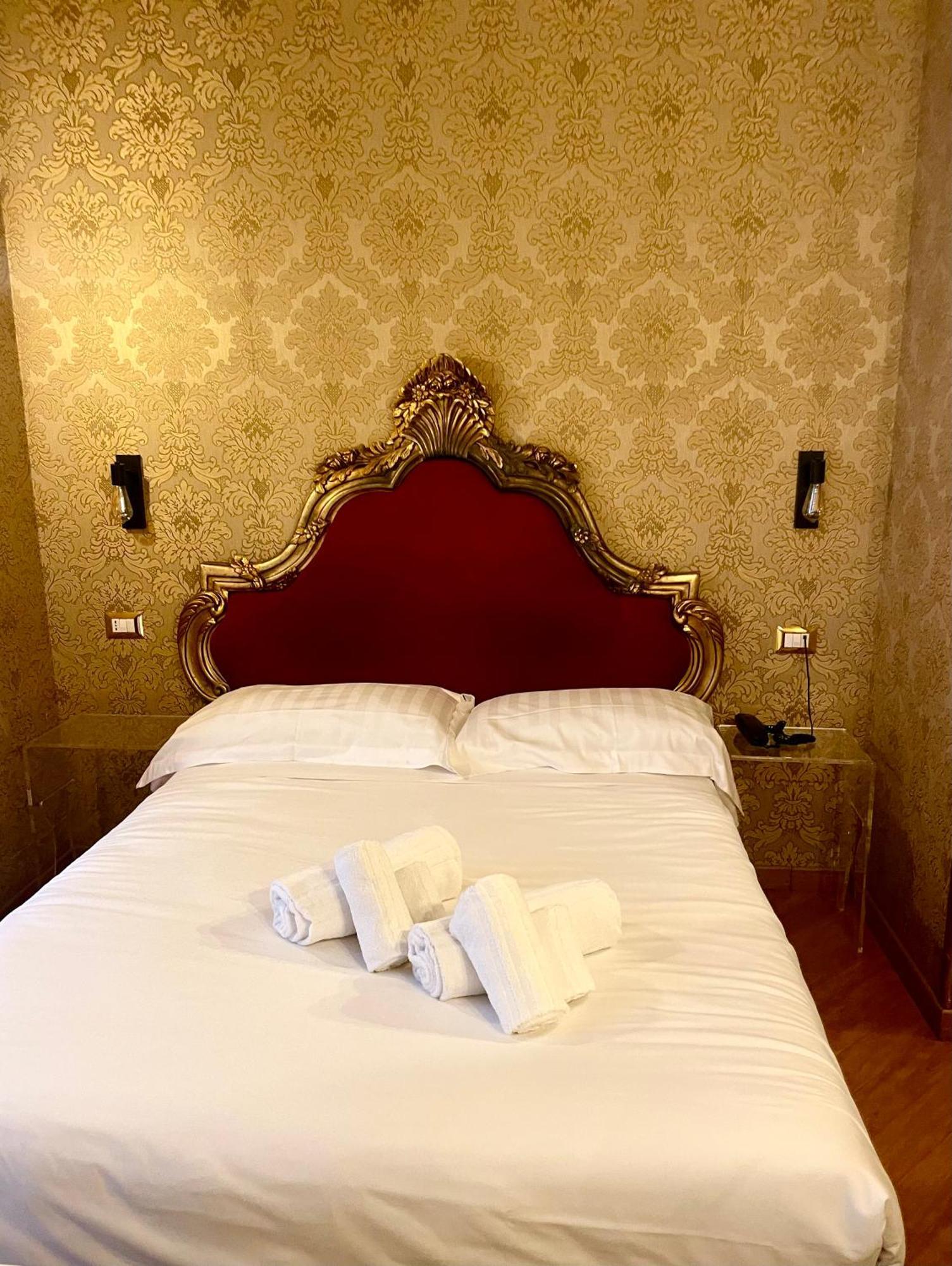 Hotel Domus Colosseo 3*