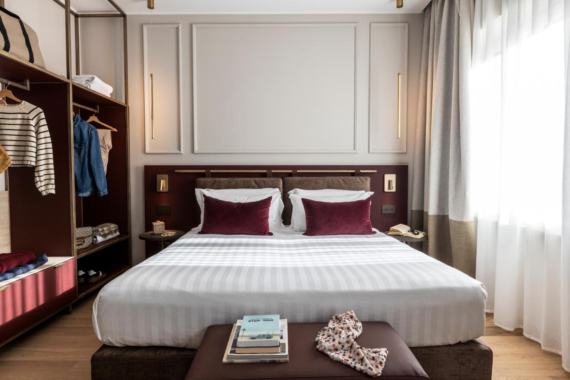 Adoro Hotel 4*