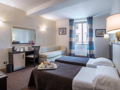 Hotell Tritone 3*