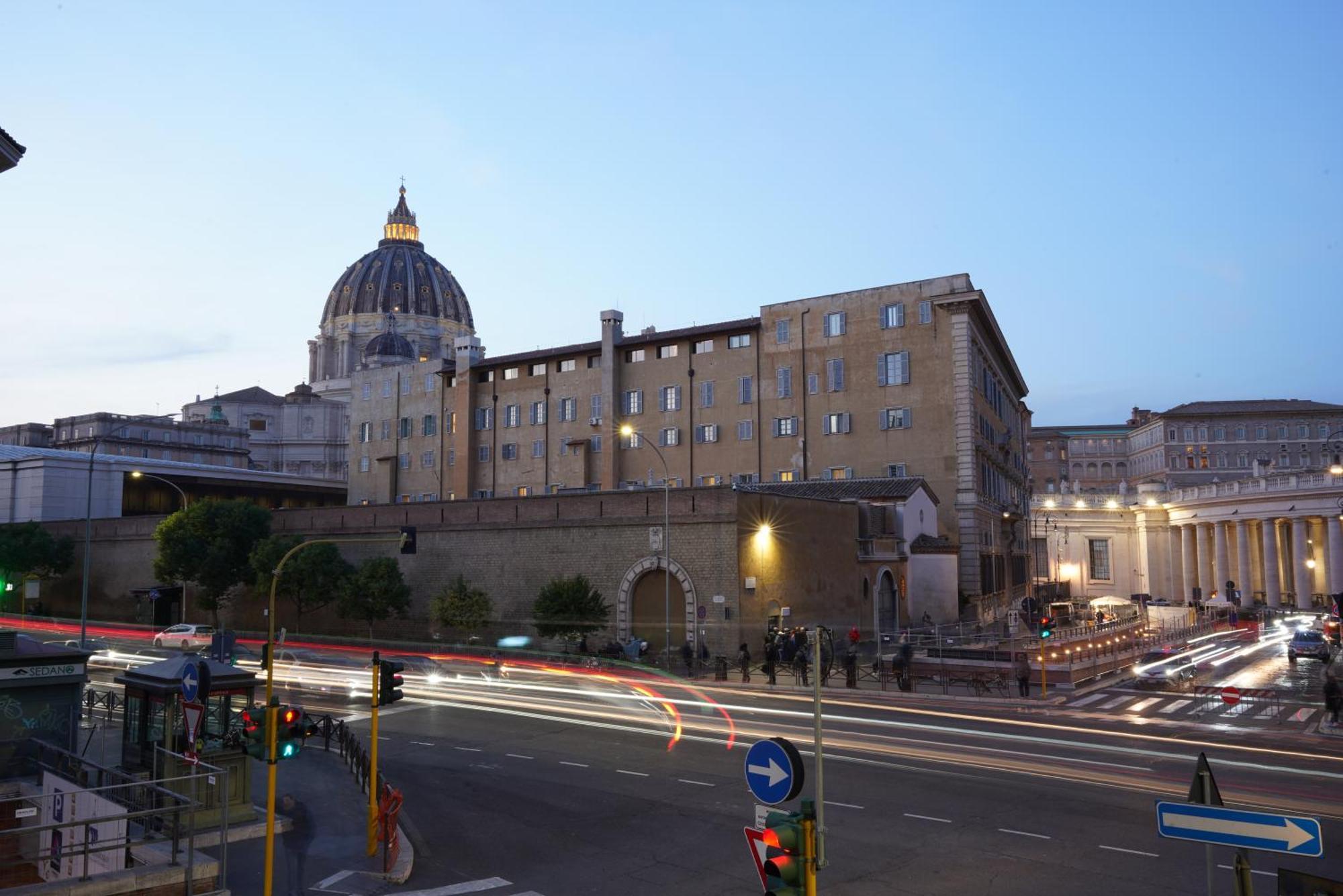 The Grand View Lux Vatican *