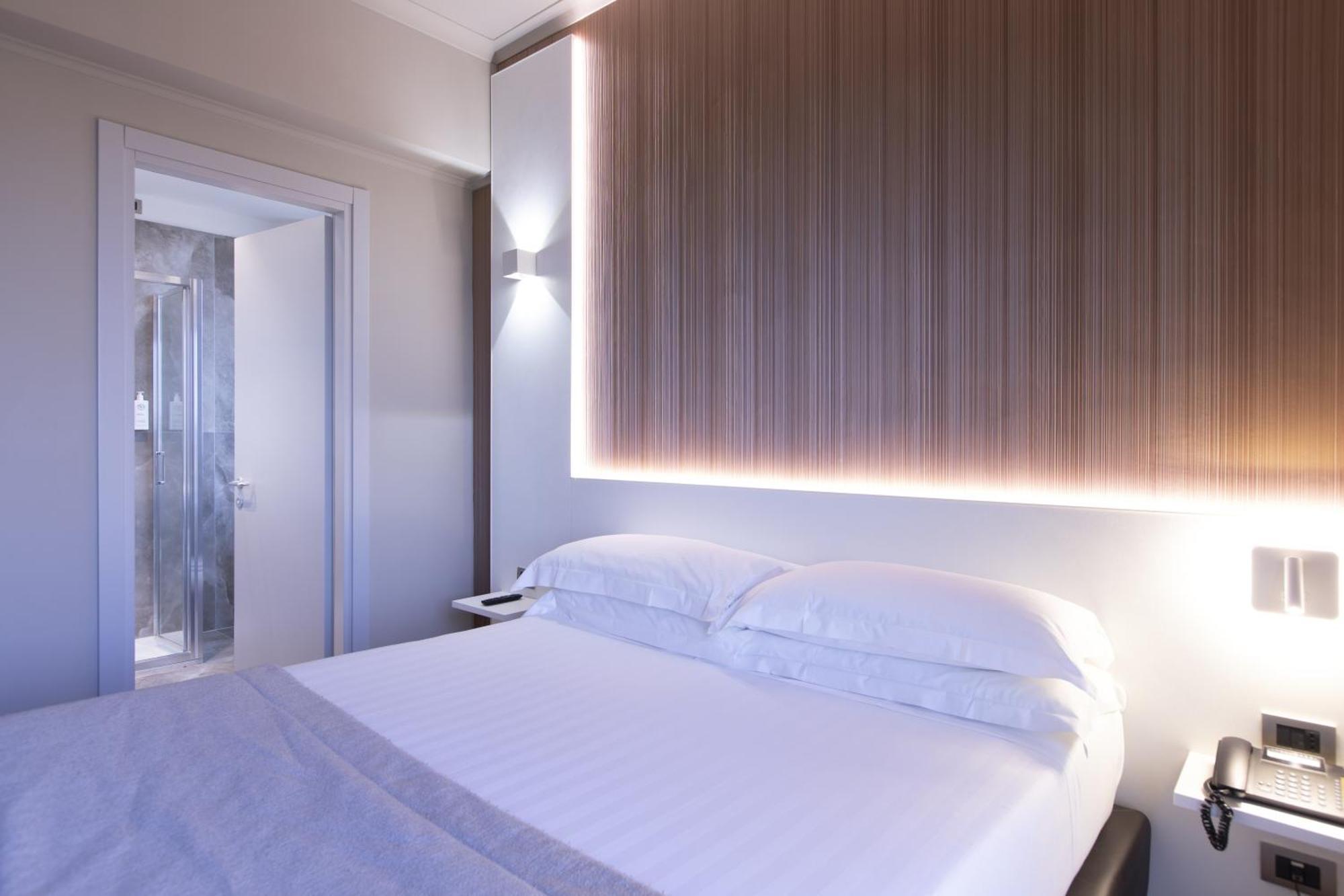 The Smooth Hotel