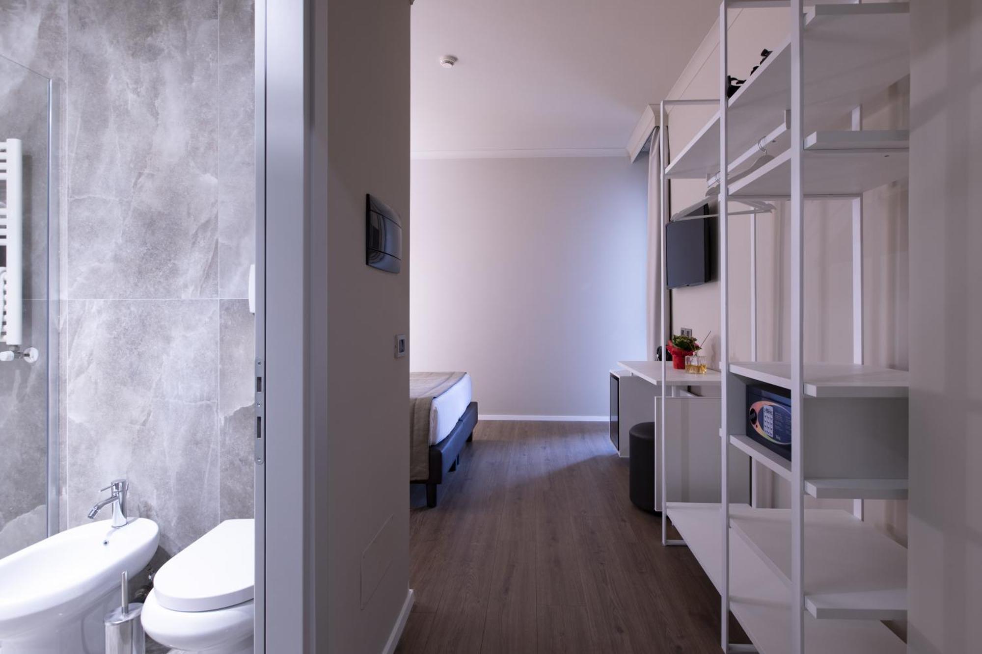 The Smooth Hotel