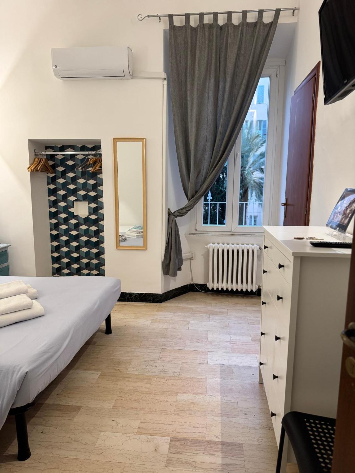 Silton's Pensión Roma