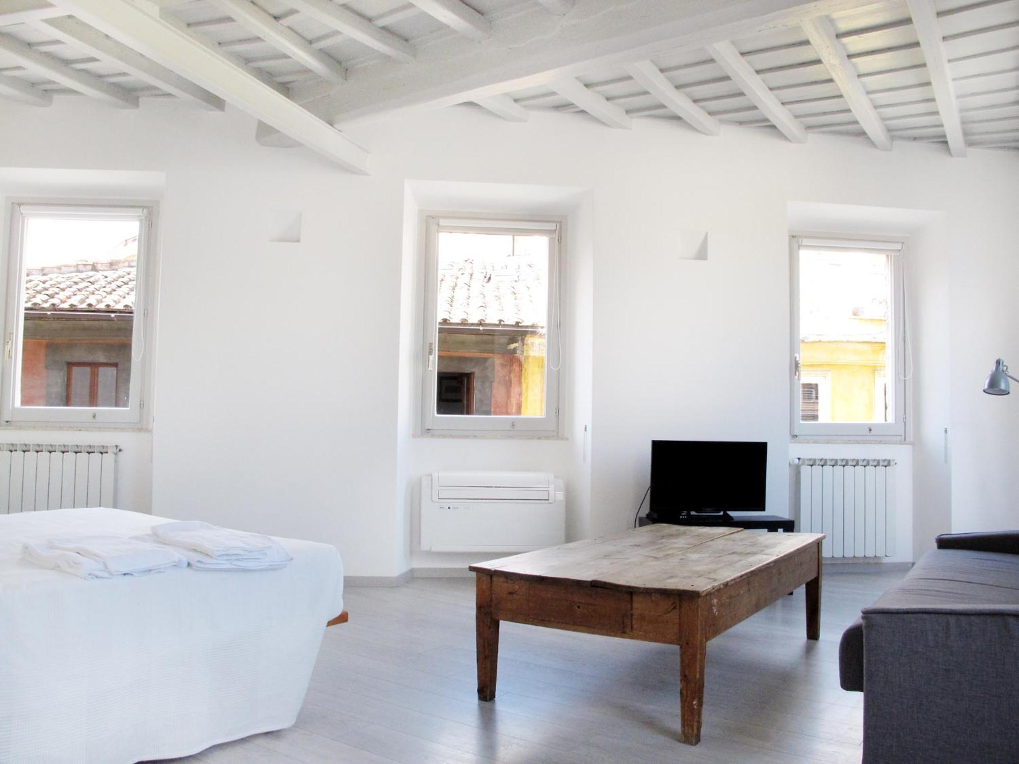 Appartamento Spacious, Modern, Bright Apartment, Near Piazza Navona!
