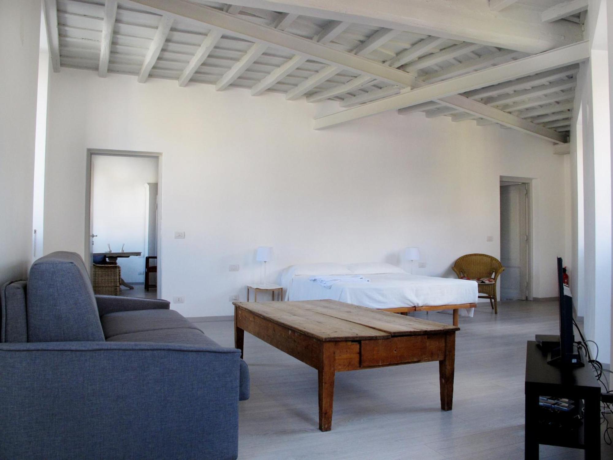 Spacious, Modern, Bright Apartment, Near Piazza Navona! * Roma