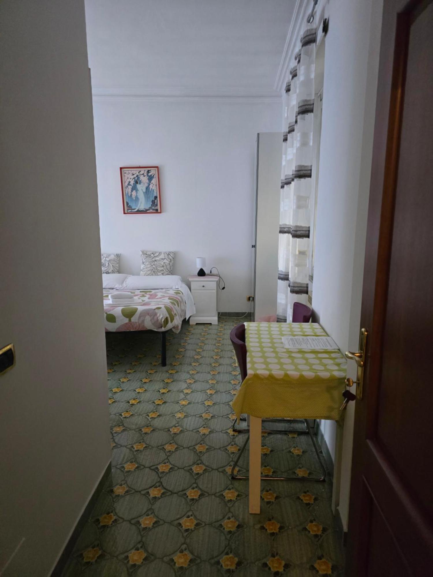 Esquilino Di Yan Roma