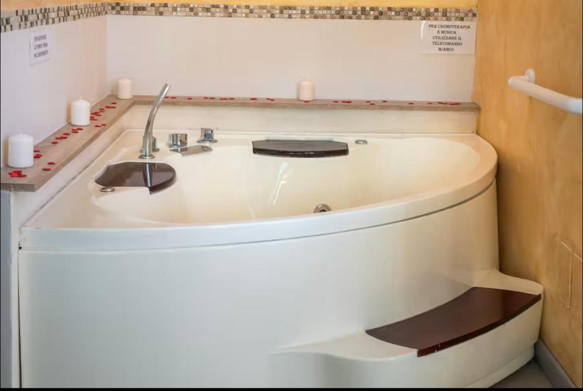 Apartamento Metro A Lucio Sestio Roma