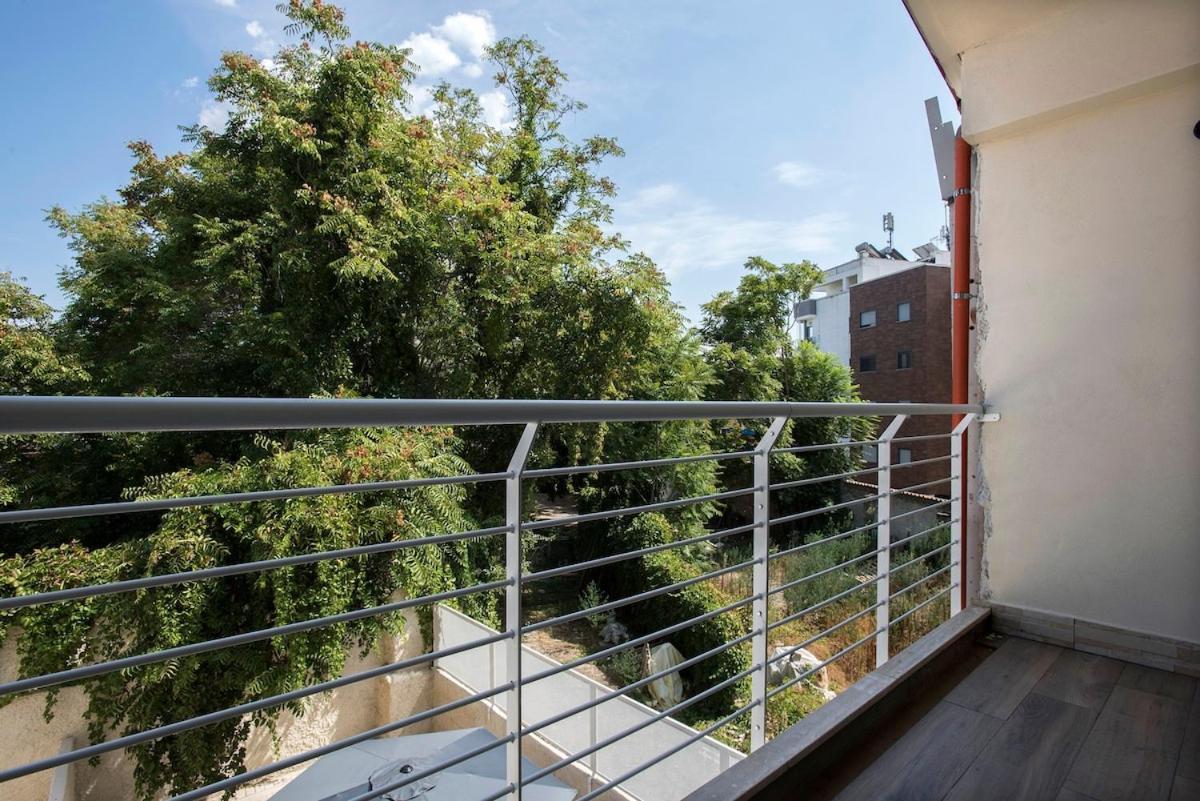 Urban Oasis With Patio For 5 Guests - Reserved Parking - Termini Roma