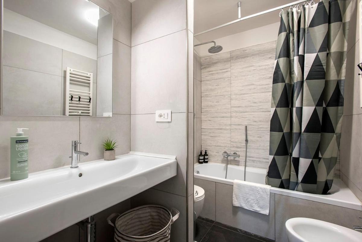 Urban Oasis With Patio For 5 Guests - Reserved Parking - Termini * Roma