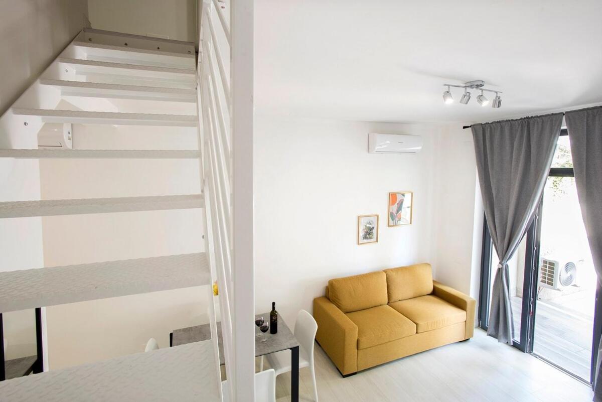 Appartamento Urban Oasis With Patio For 5 Guests - Reserved Parking - Termini *