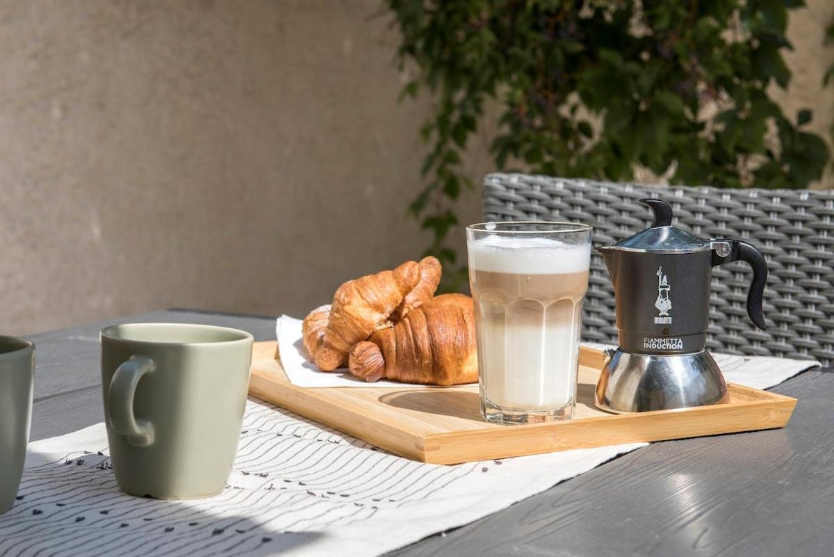 Urban Oasis With Patio For 5 Guests - Reserved Parking - Termini Appartamento *