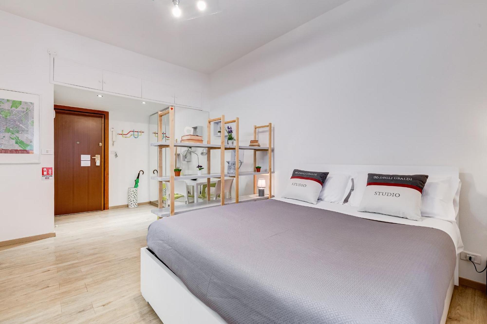 96 Degli Ubaldi Apartment Rom