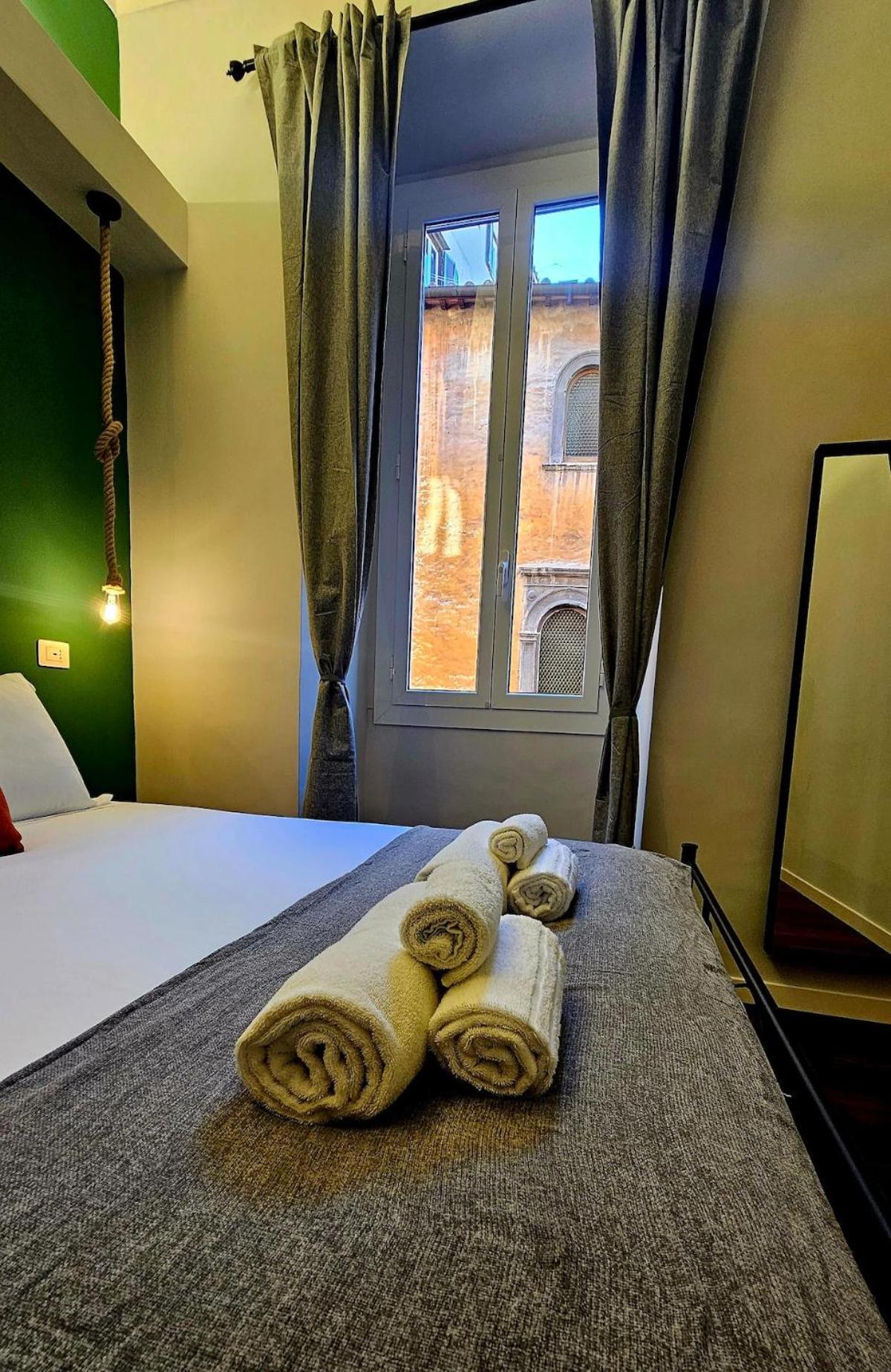 Mica Aurea Trastevere * Roma