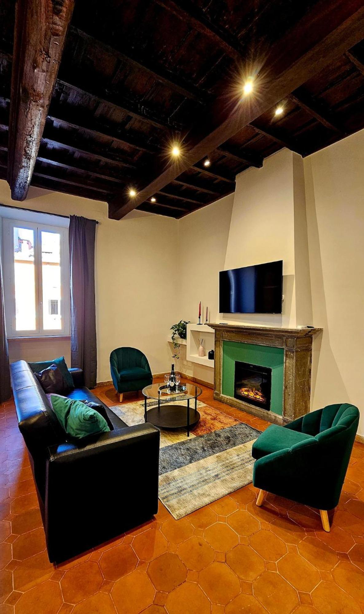 Mica Aurea Trastevere *