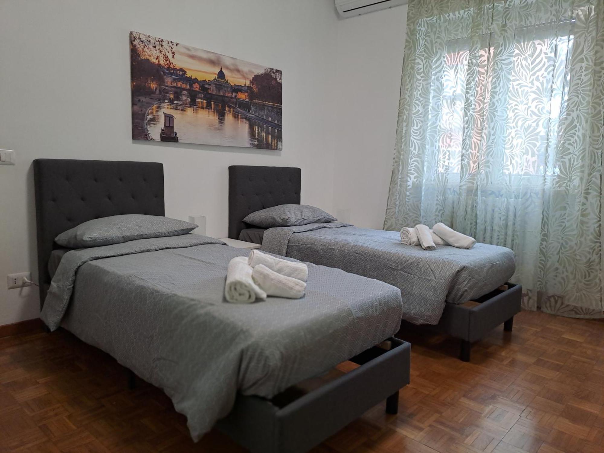Mauri's - Casamauri - Adiacente Metro C Apartamento *