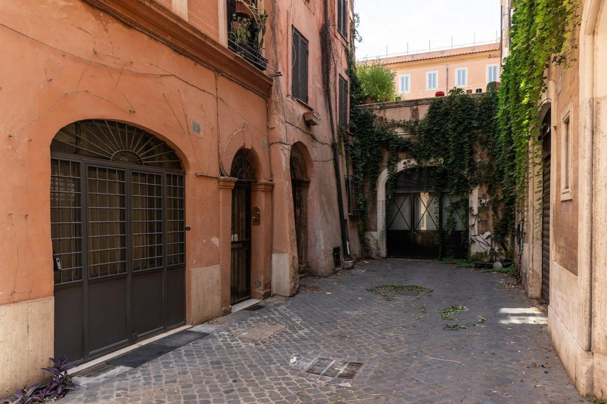 Vicolo Orsoline Piazza Spagna Roma