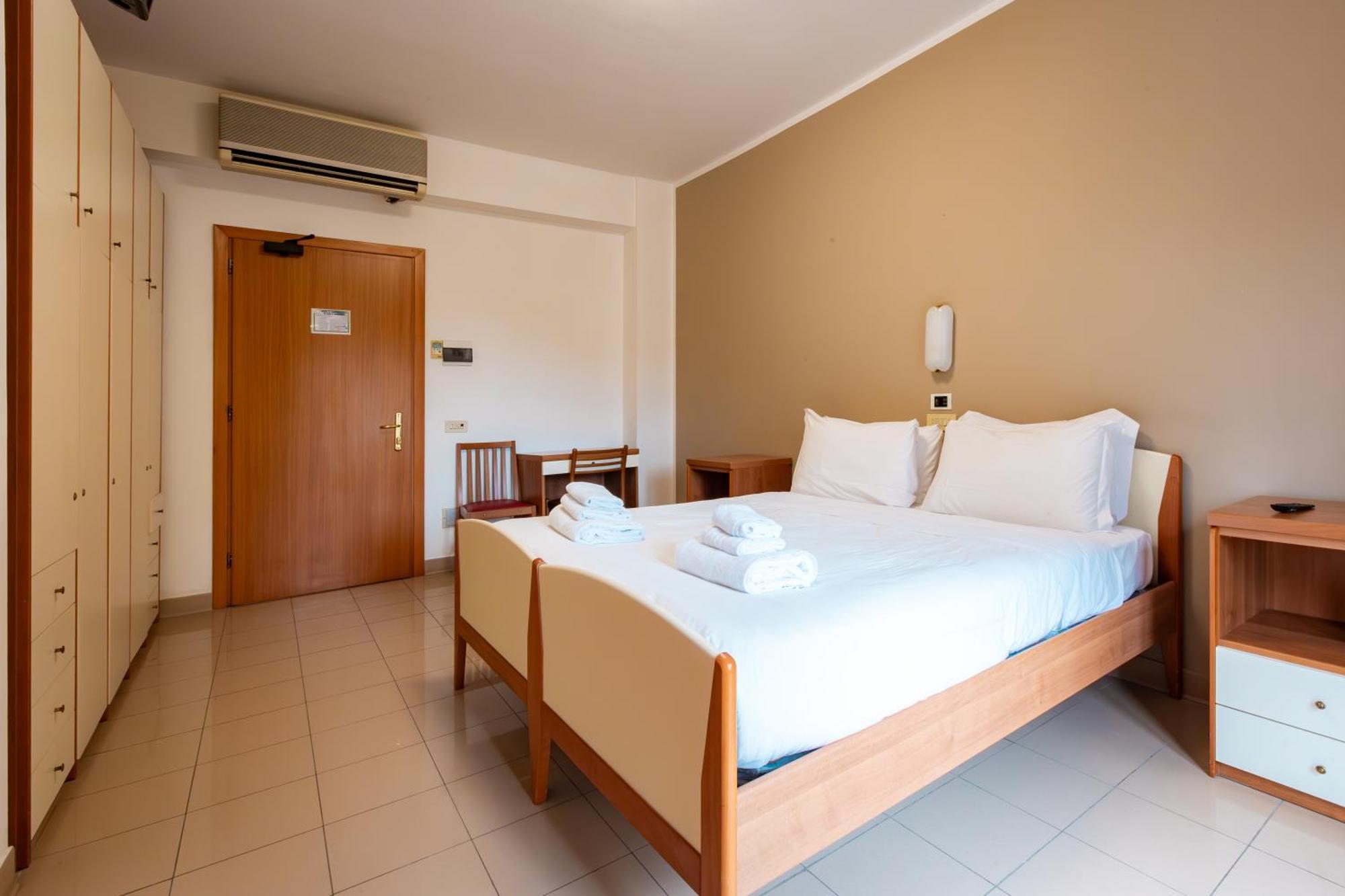 Hostal Ah Roma