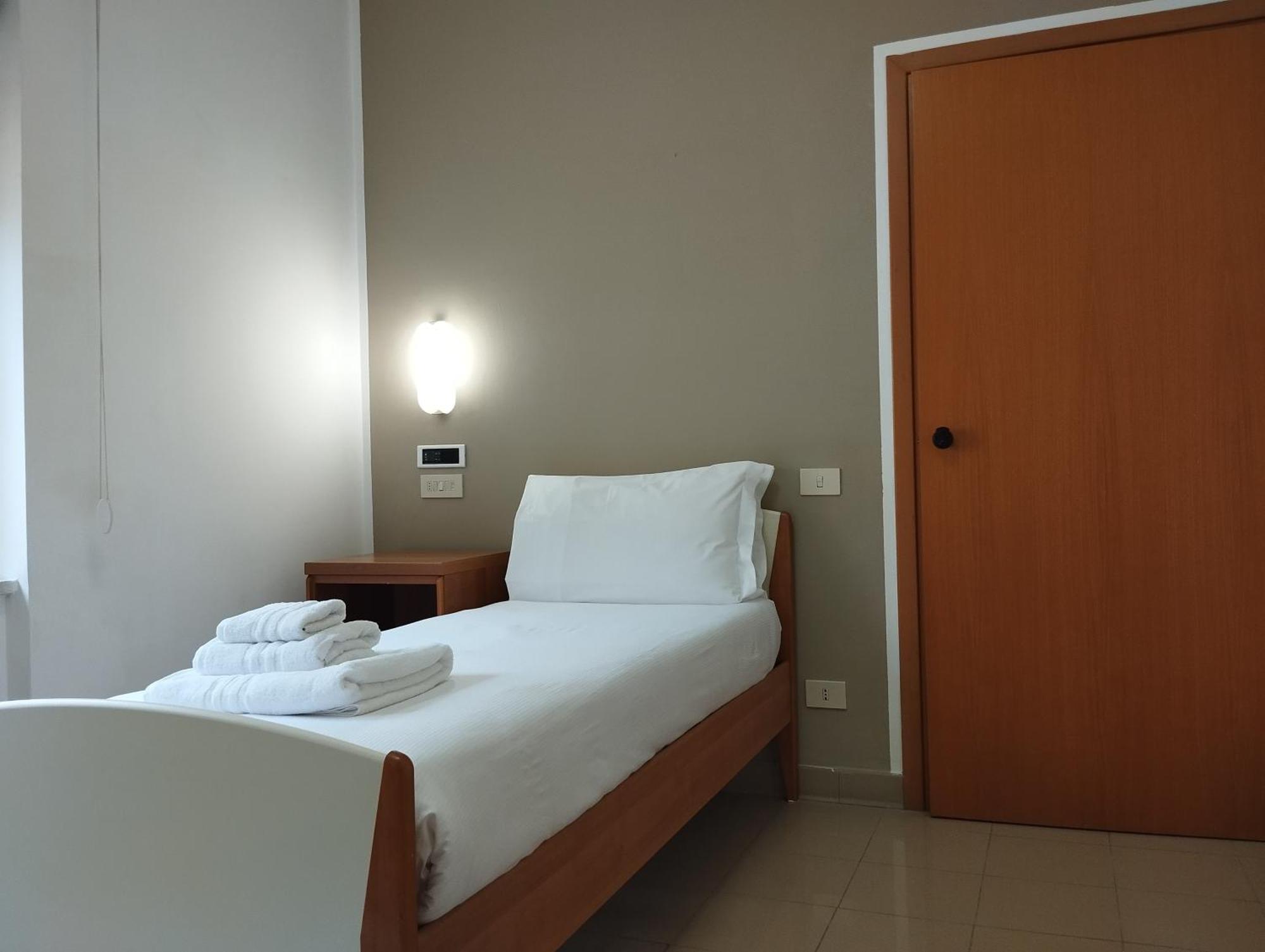 Ah Hostal *