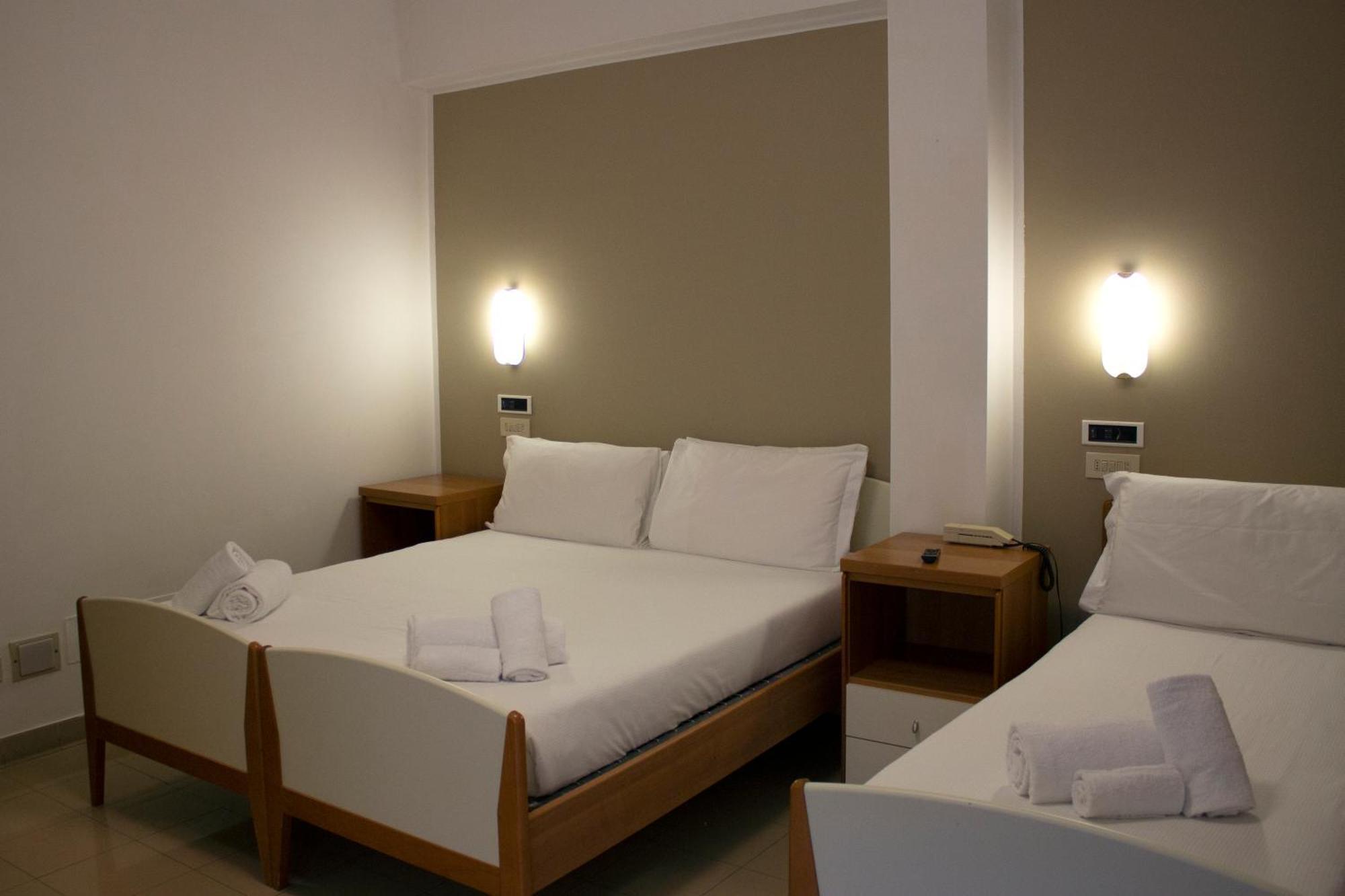 Ah Hostal *
