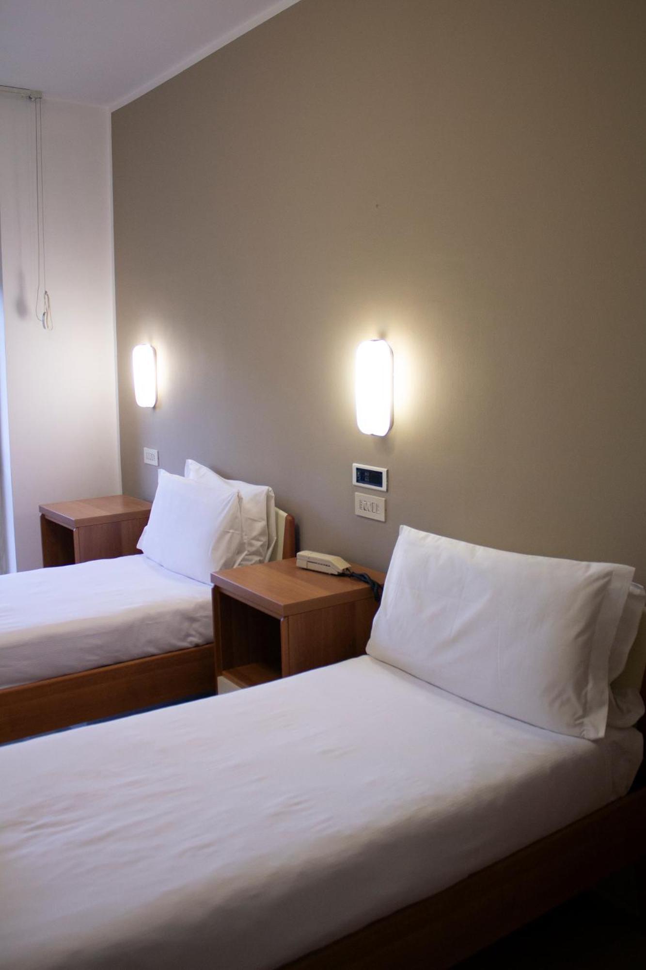 Ah Hostal