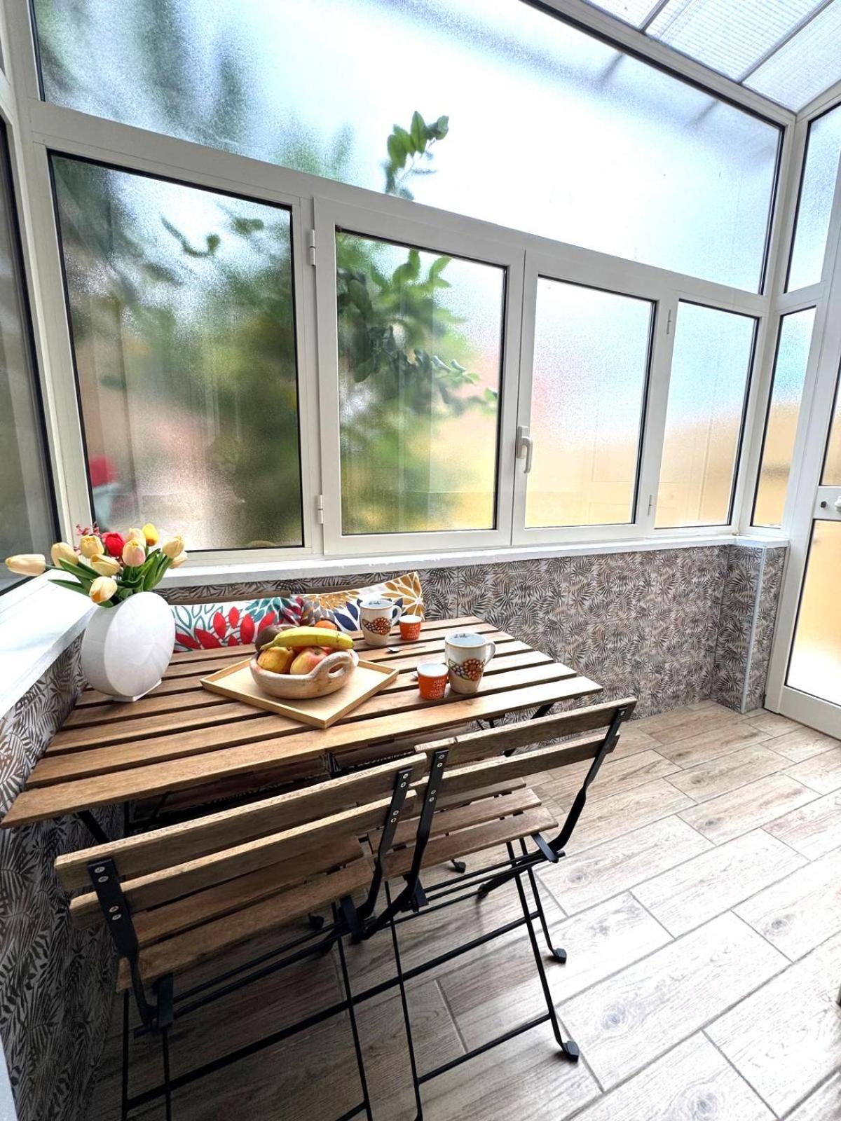Leilighet Agli Acquedotti, Con Giardino Privato