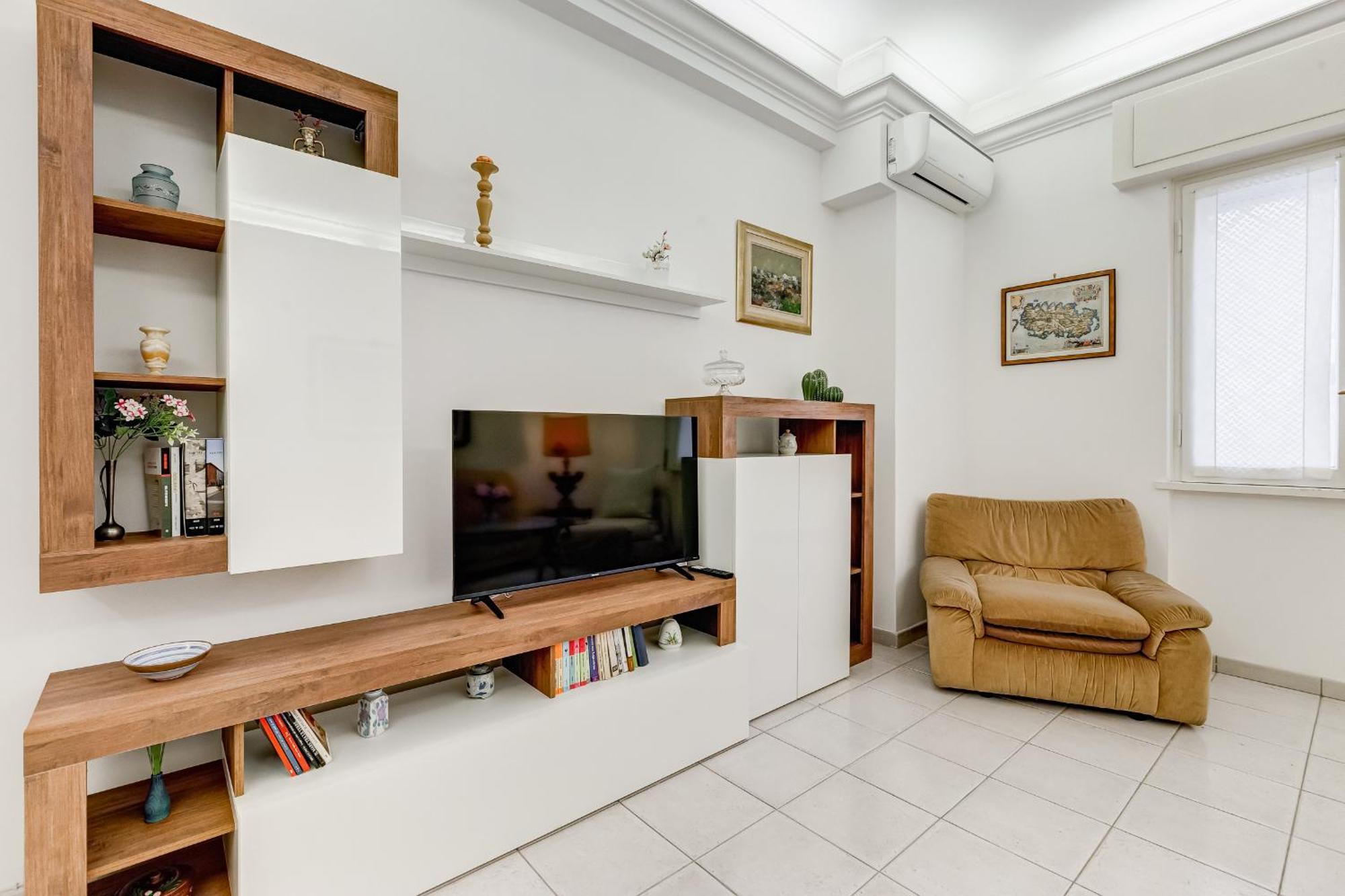 Cozy 2-bedroom Flat With Balcony In Monteverde Appartamento Roma