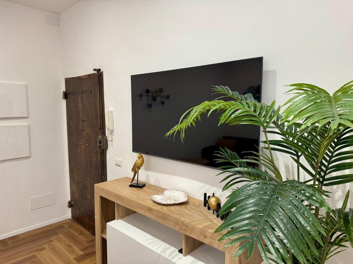Trastevere Lungaretta, Apartamento *