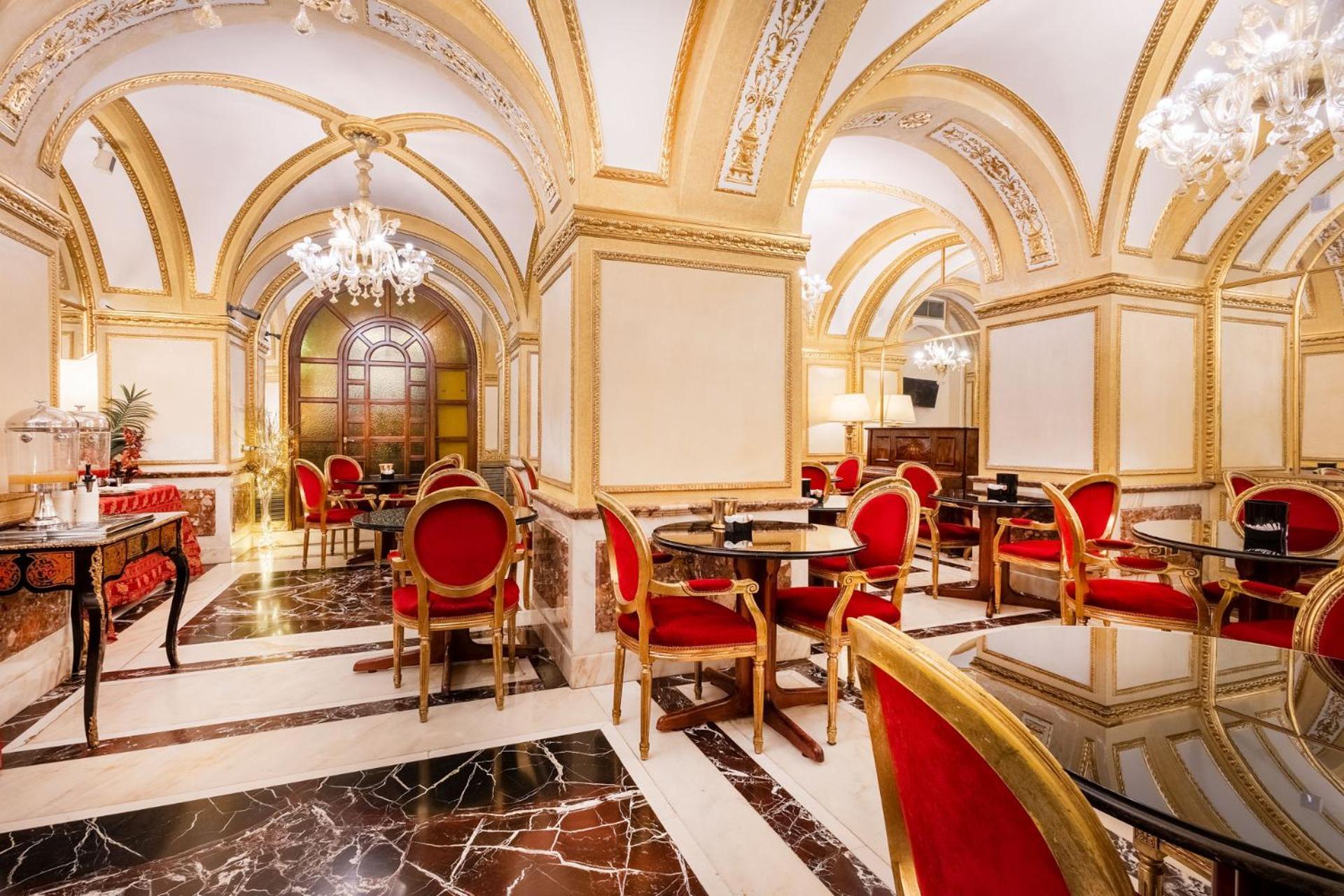 Des Epoques Hotel