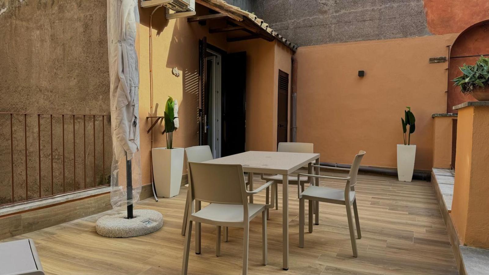 Chich In The Heart Of Historic Roma