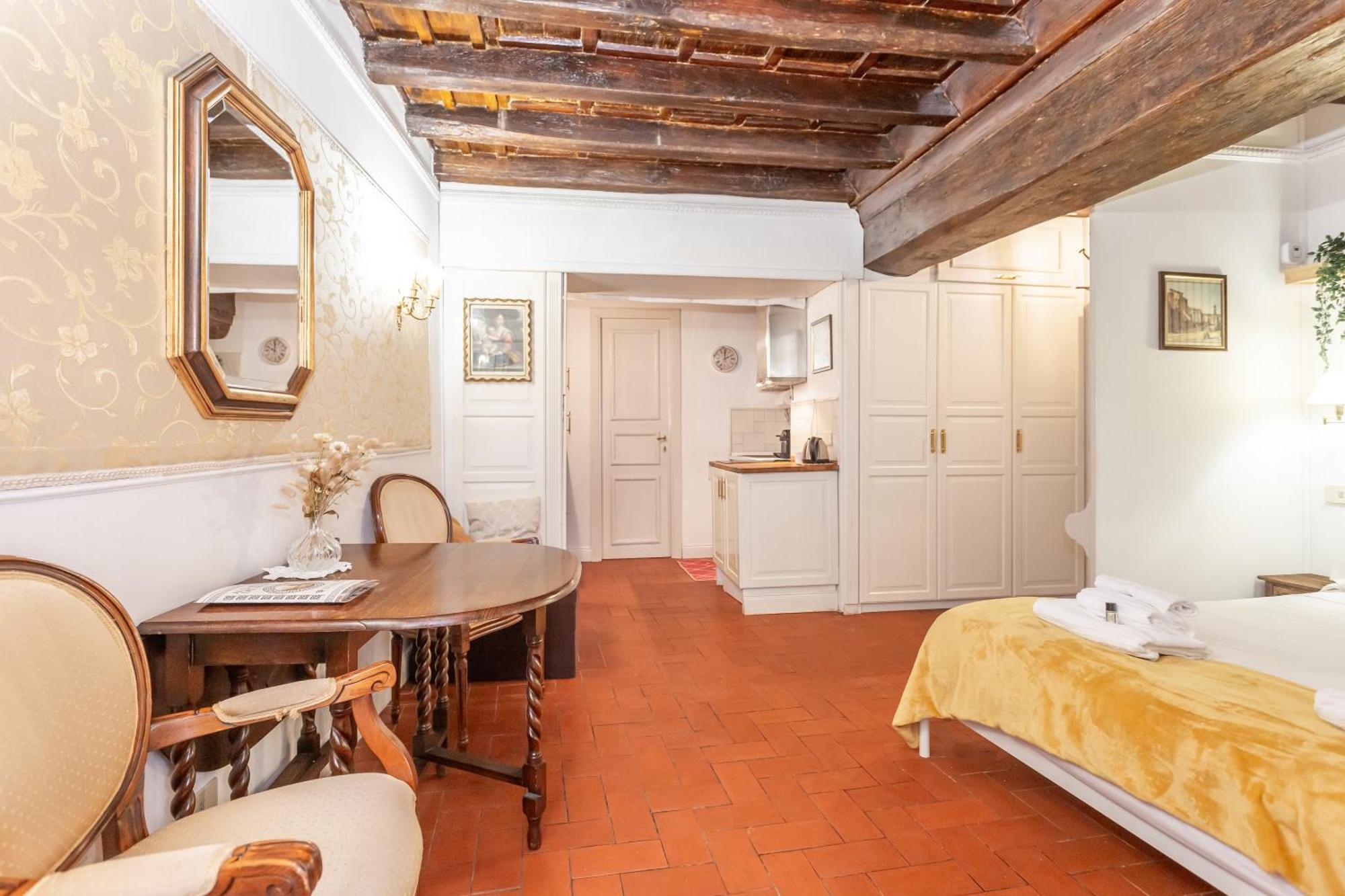 Al Cortile Del Moro * Roma