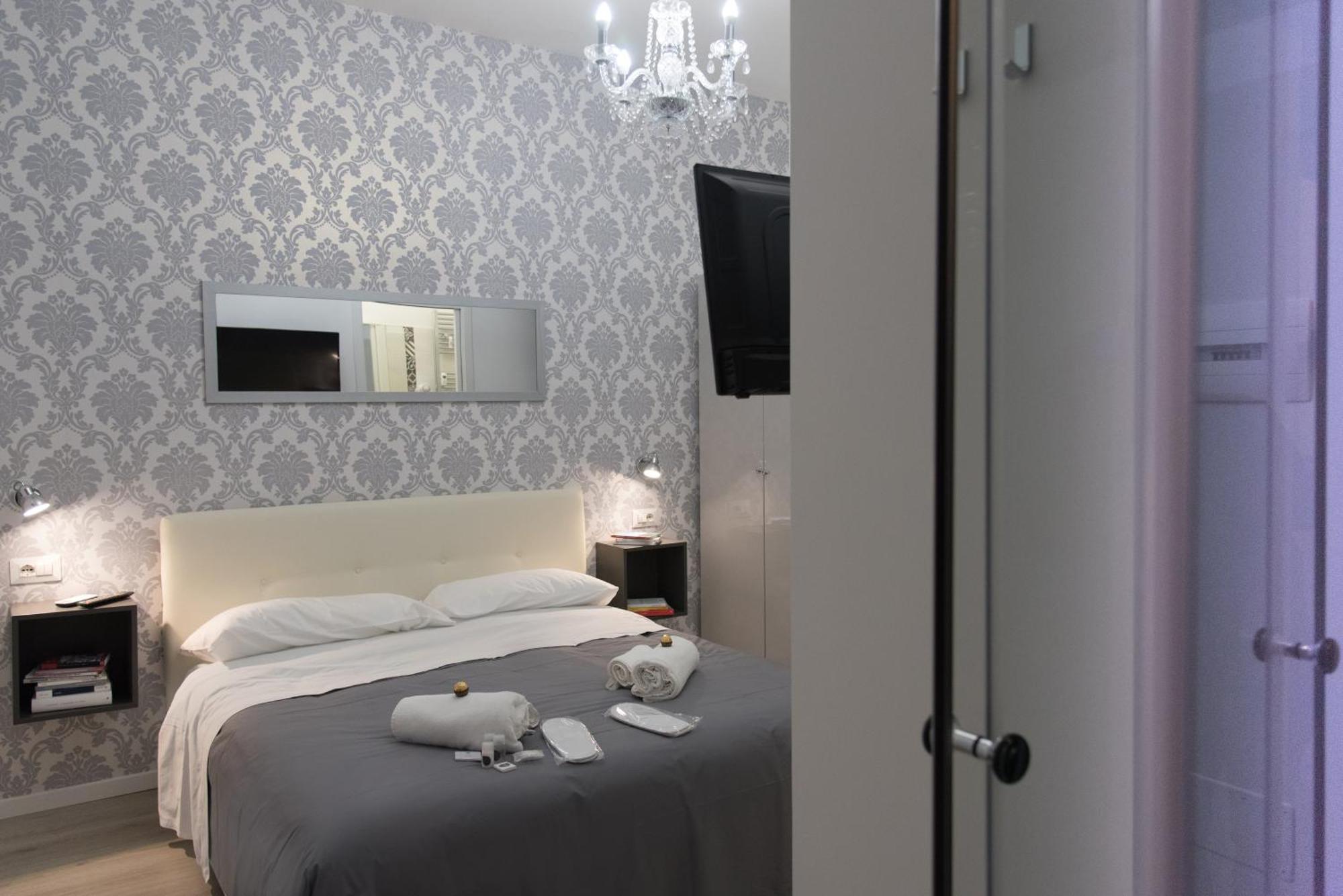 Inside 2* Roma
