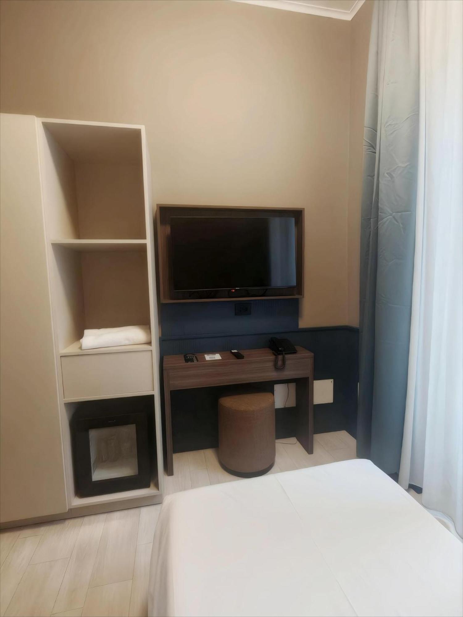 The B Place Hotel