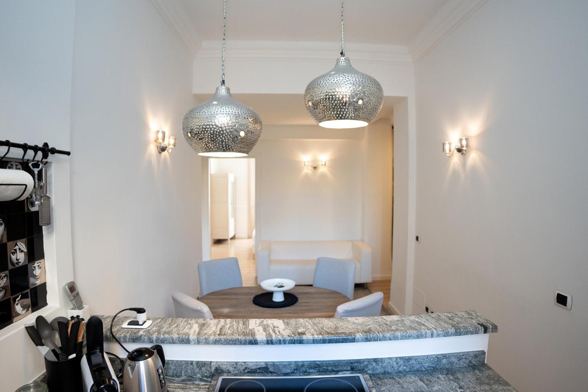 Gio House - Palazzo Storico Apartamento *