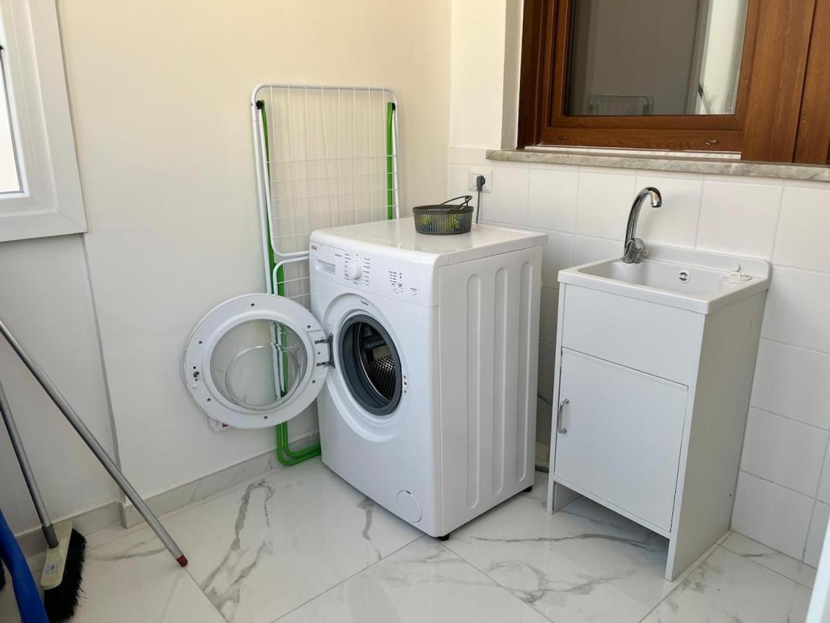 Apartamento Holidays In At Luigi's *