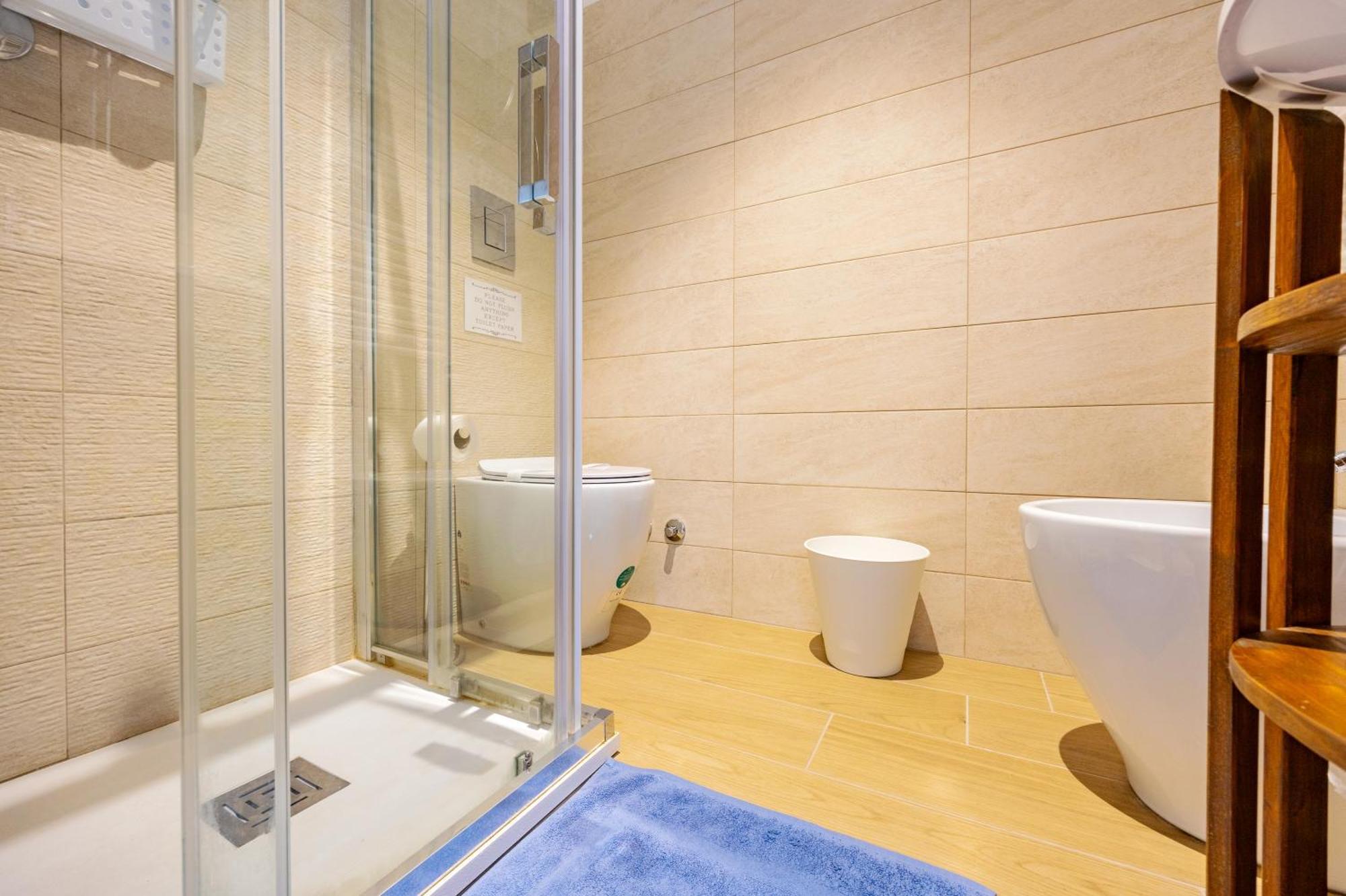 Luminosa Con Bagno Privato Interno - Vicina Metro Rom