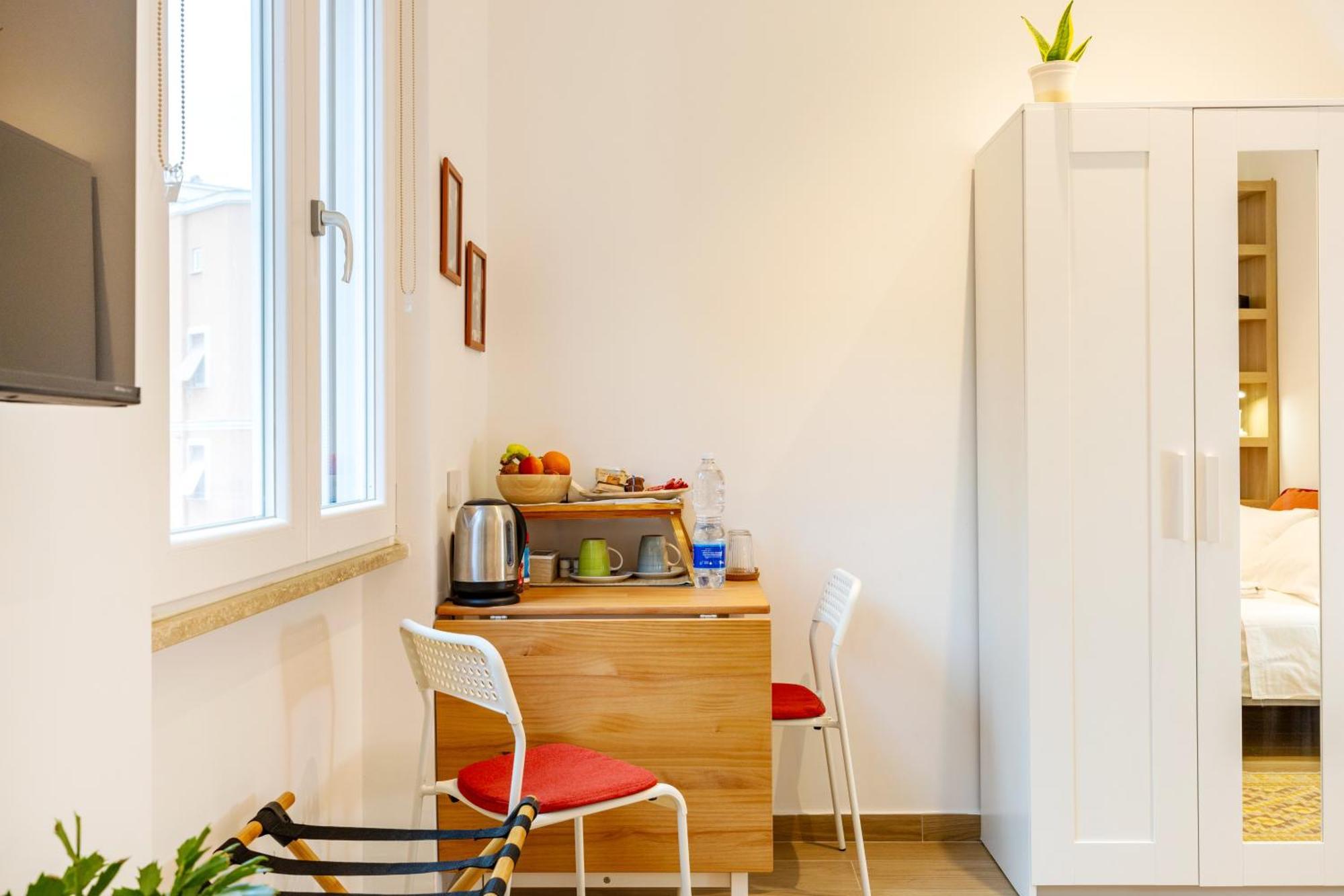 Luminosa Con Bagno Privato Interno - Vicina Metro * Rom
