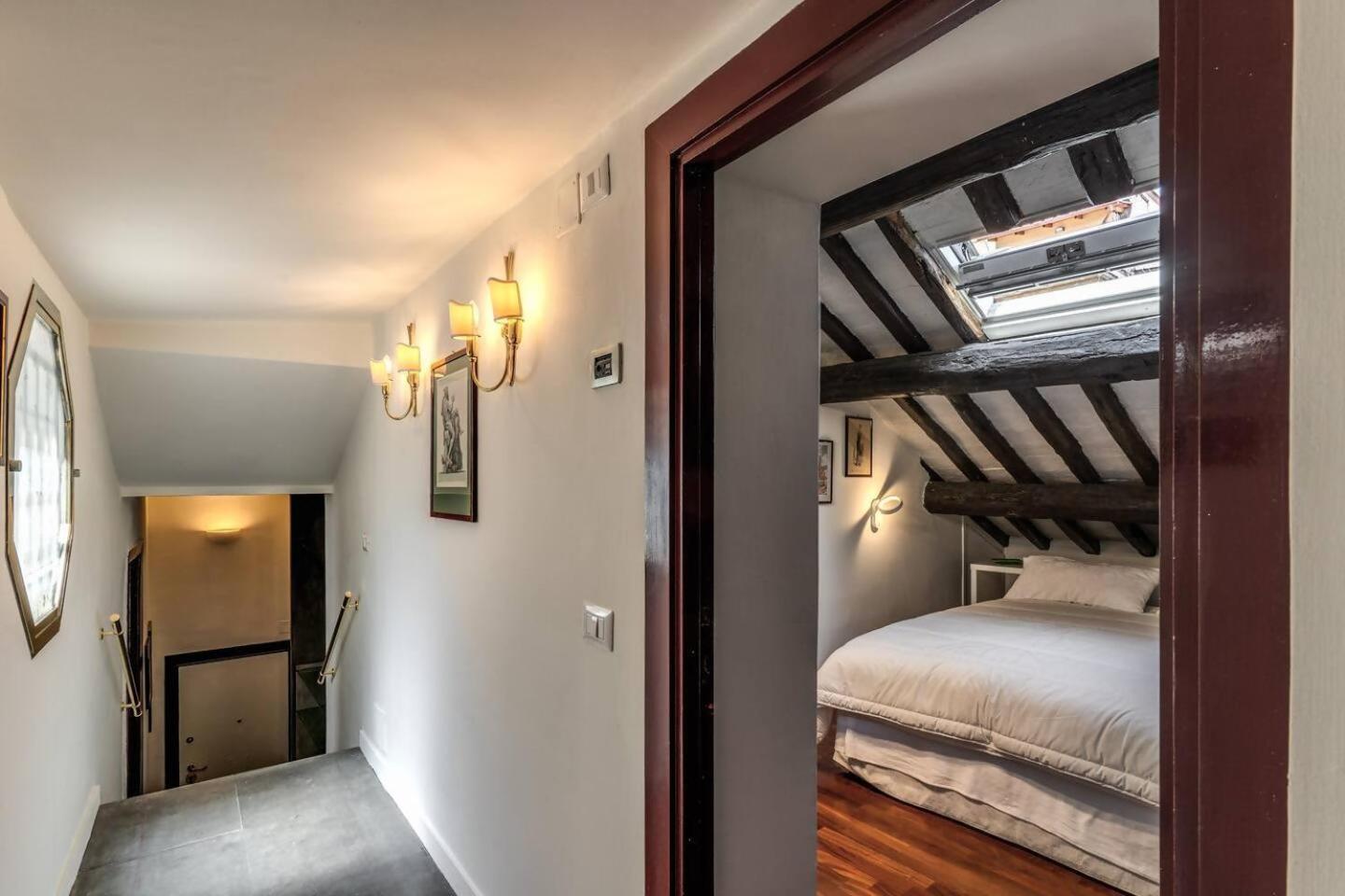 Domus In Via Del Corso * Roma