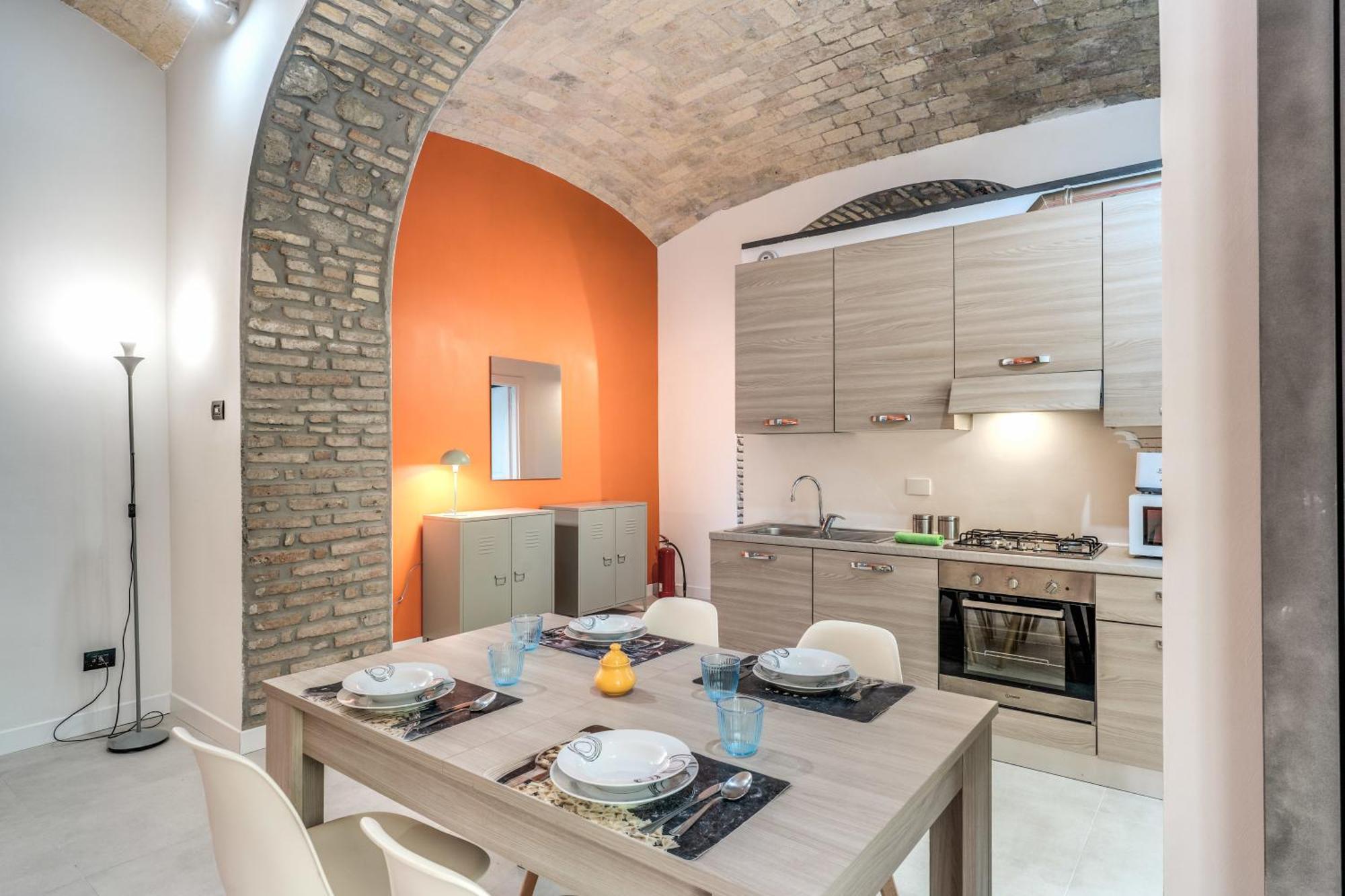 Spacious Close Vatican Apartment *