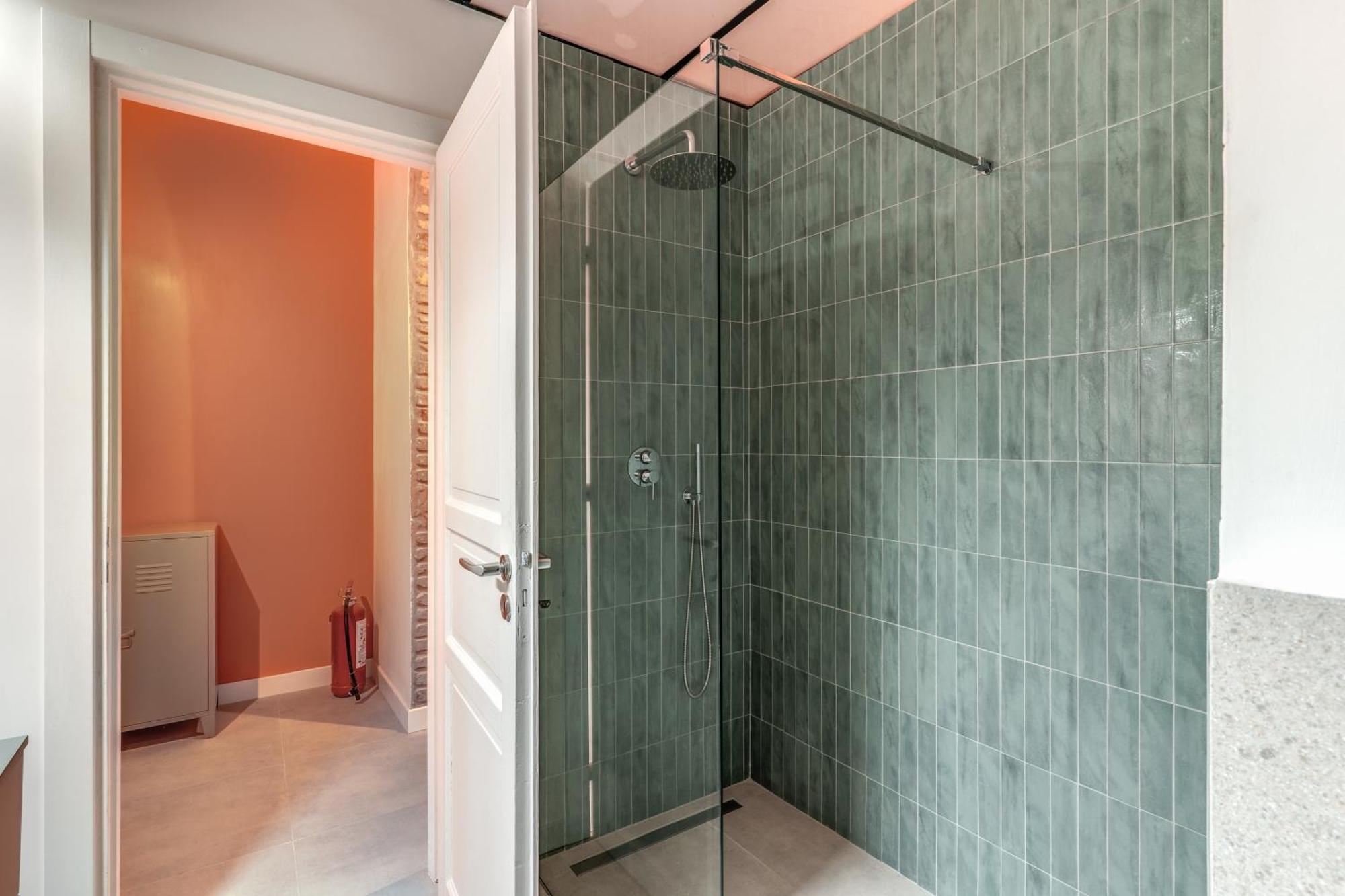 Spacious Close Vatican Apartment Rome