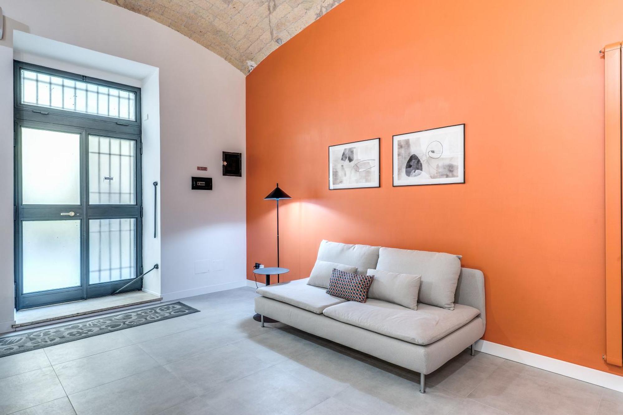 Spacious Close Vatican Apartment