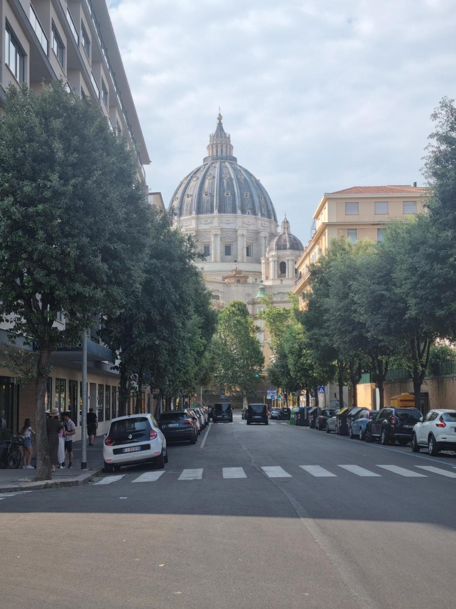 Ad Un Passo Dal Vaticano *