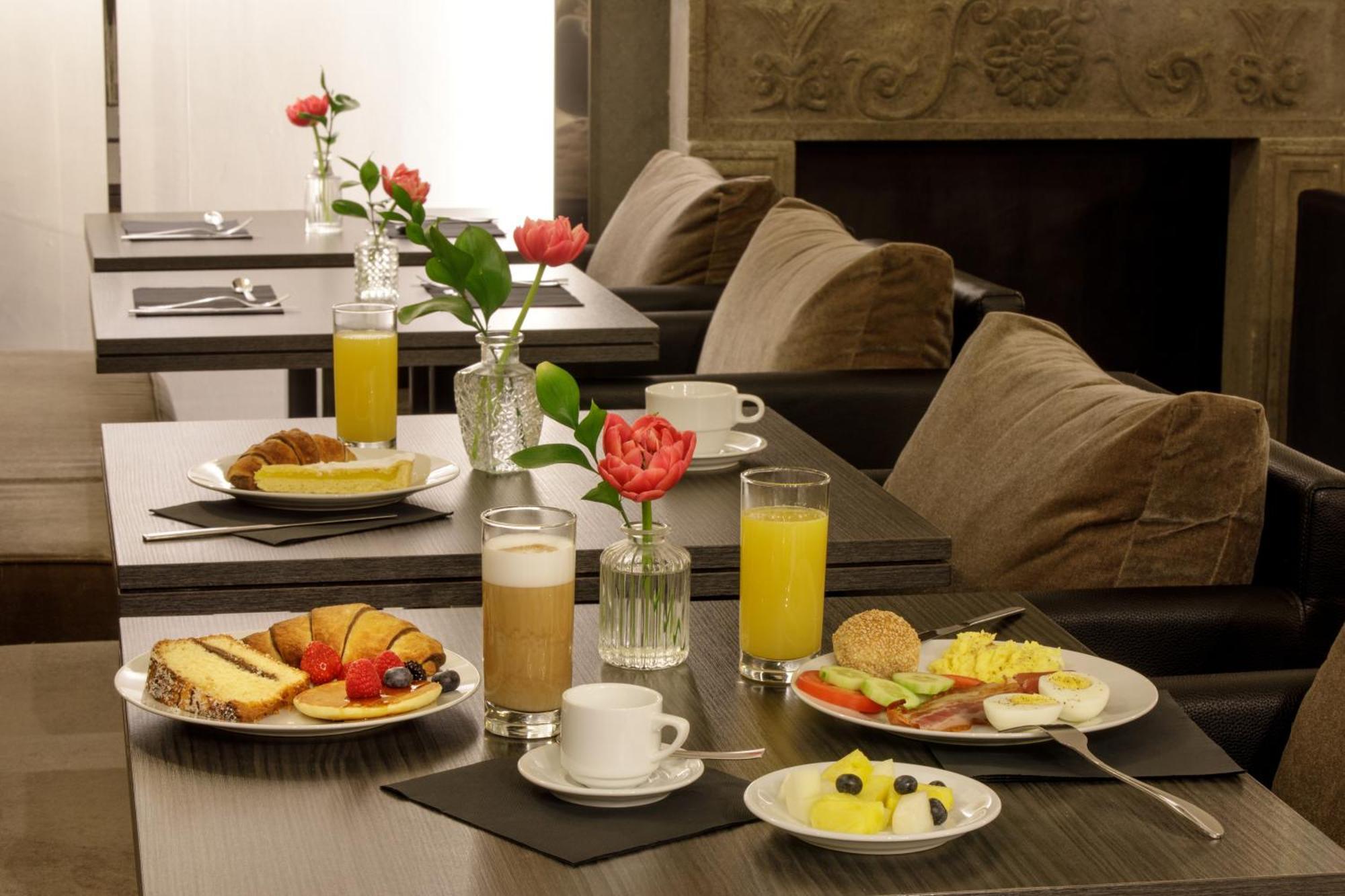 Royal Court Hotell 4*