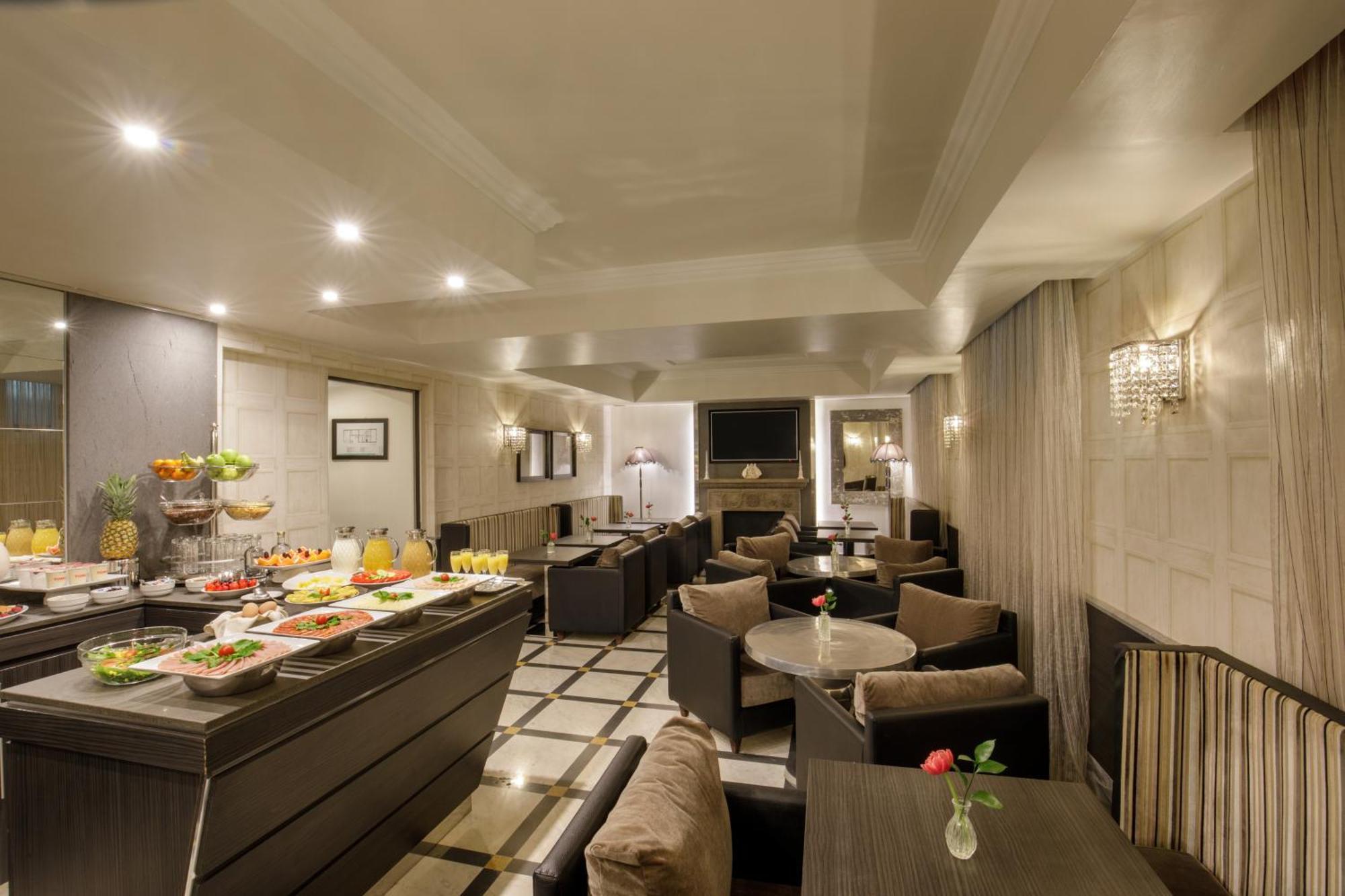Hotell Royal Court 4*