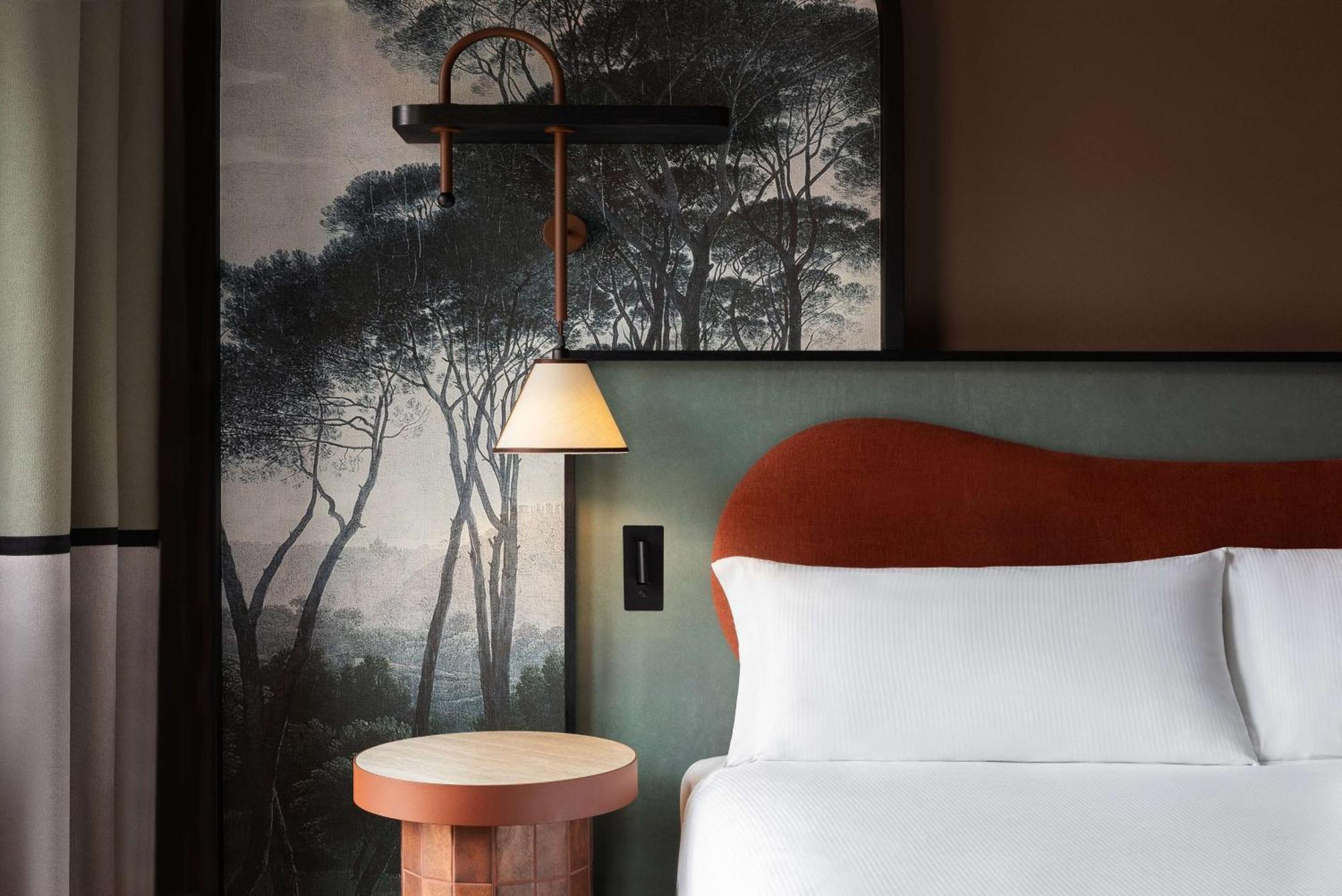 Hotel The Spring House Vatican, Tapestry Collection By Hilton