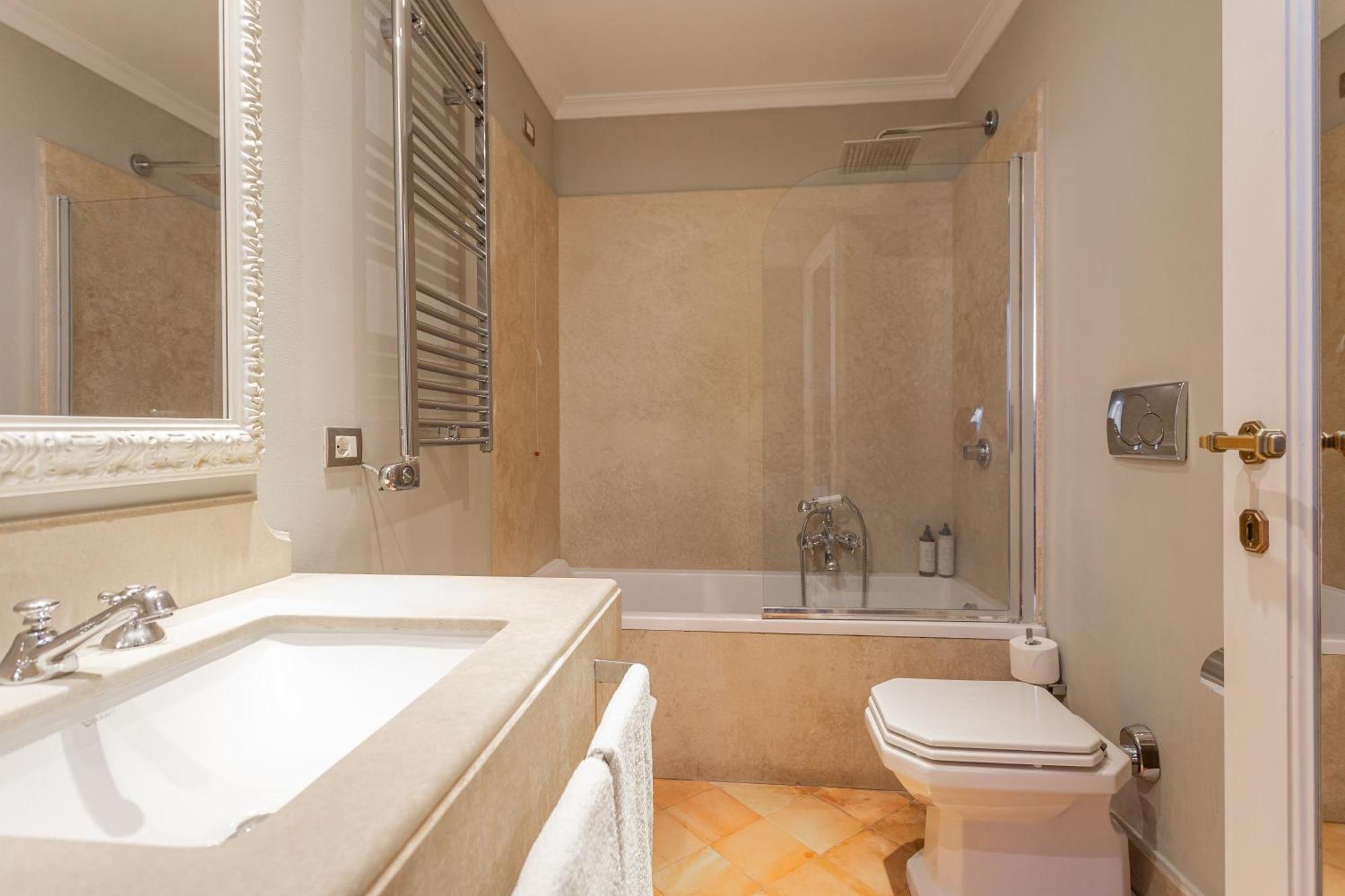 Parrasio Hotel 3*
