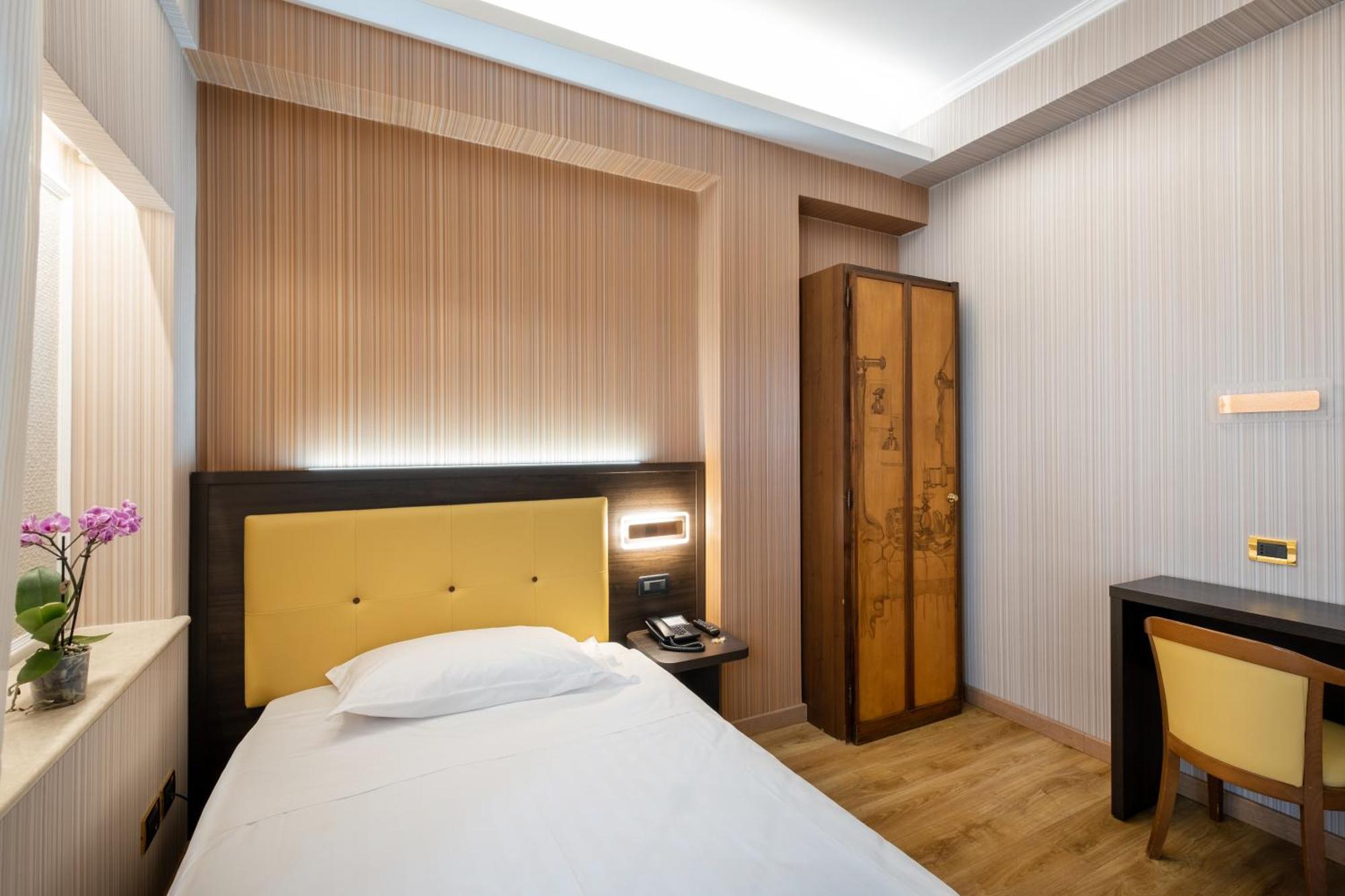 Santa Prisca Hotell Roma