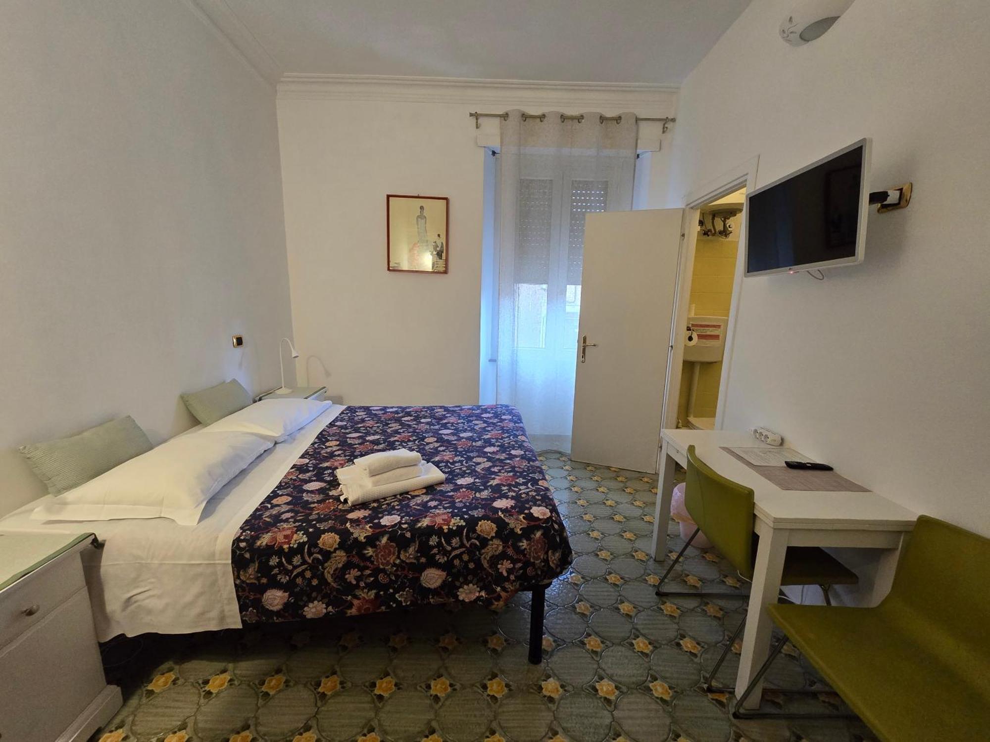 Esquilino Di Yan Roma